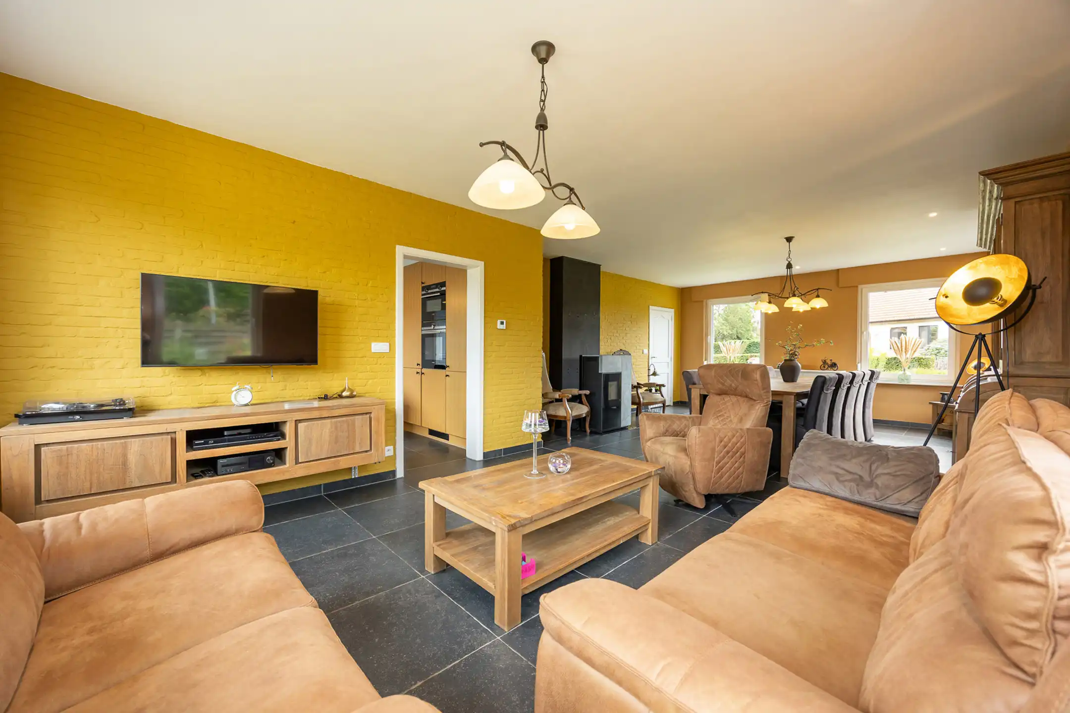 Instapklare woning met 4 slaapkamers op 865 m² foto 9
