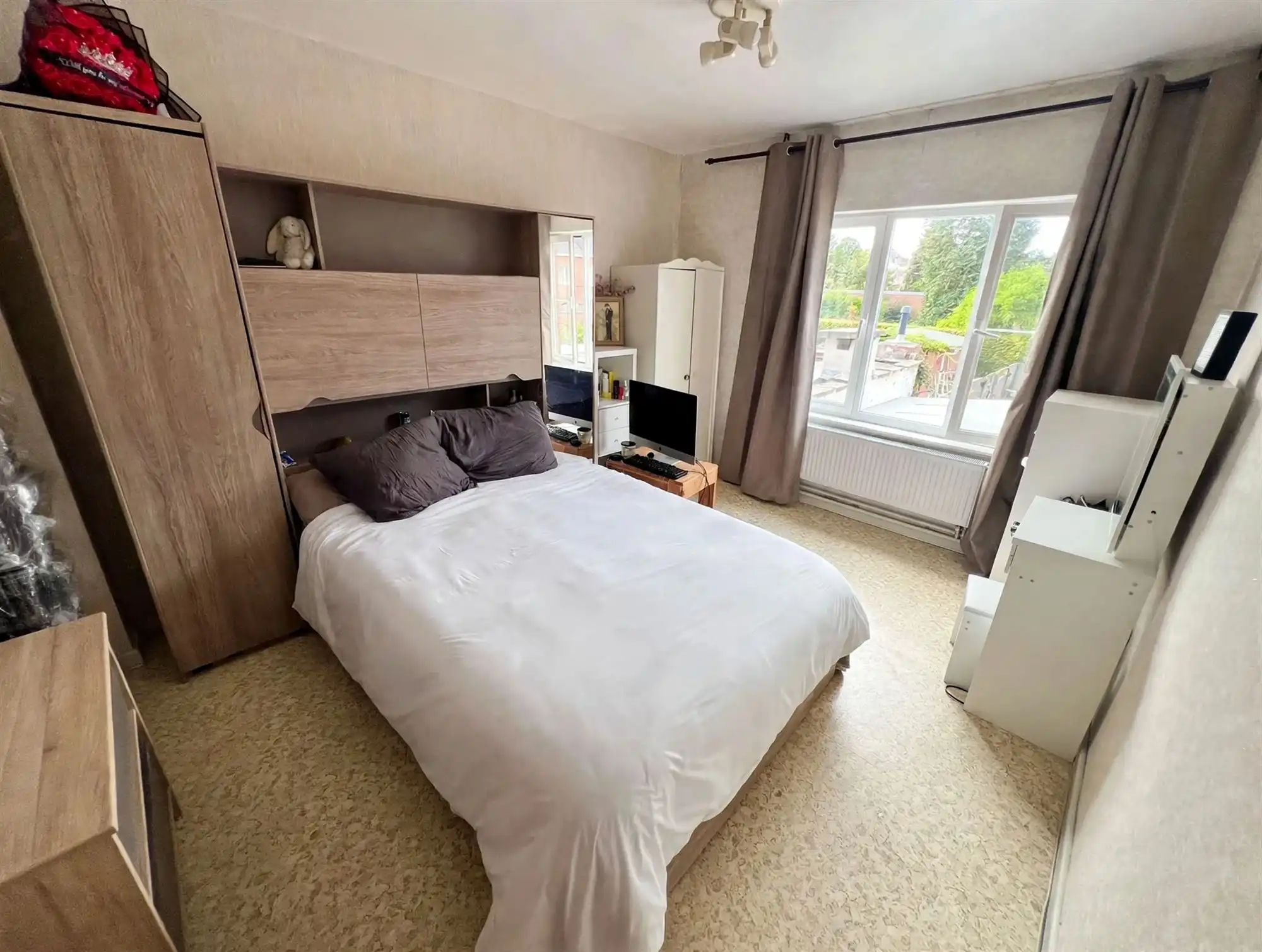 Huis met 5 slpks, 2 badk, dubbele oprit en tuin op 250 m² foto 14