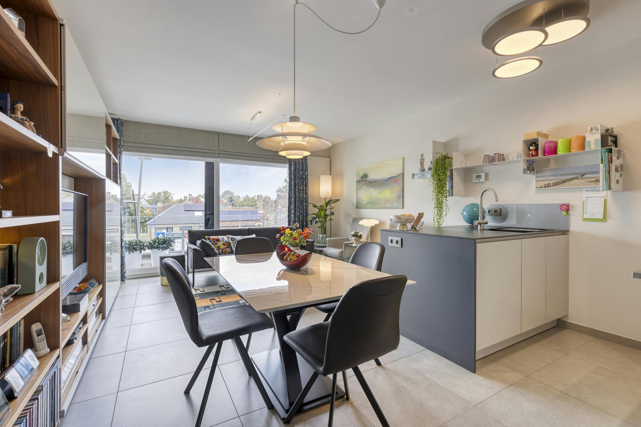 Instapklaar appartement met ruim terras in Koksijde dorp foto {{pictureIndex}}