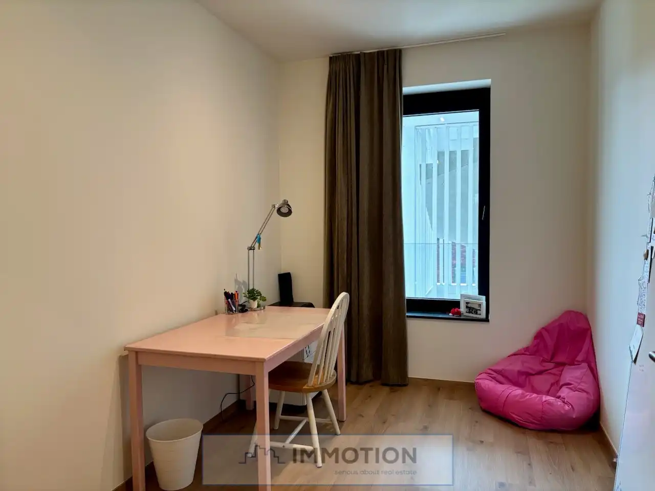 Recente woning met 3 slaapkamers en parking te huur in centrum Kortrijk foto 12