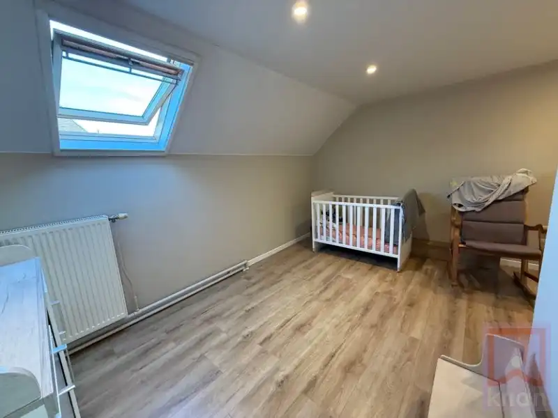 Instapklare gerenoveerde woning met 4 slaapkamers, zonnepanelen en thuisbatterij foto 28