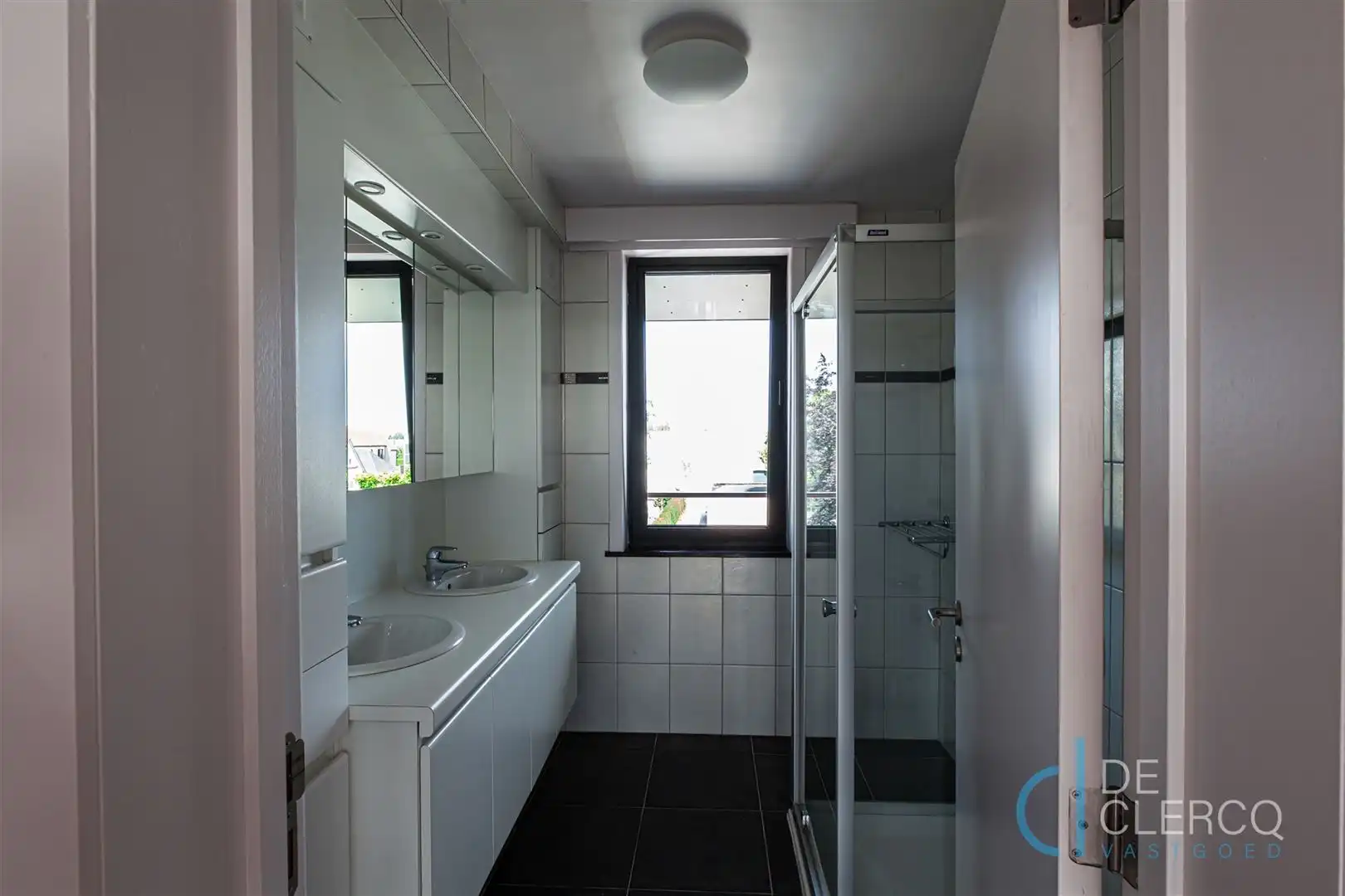 Prachtig ruim appartement te huur in hartje Lochristi! foto 13