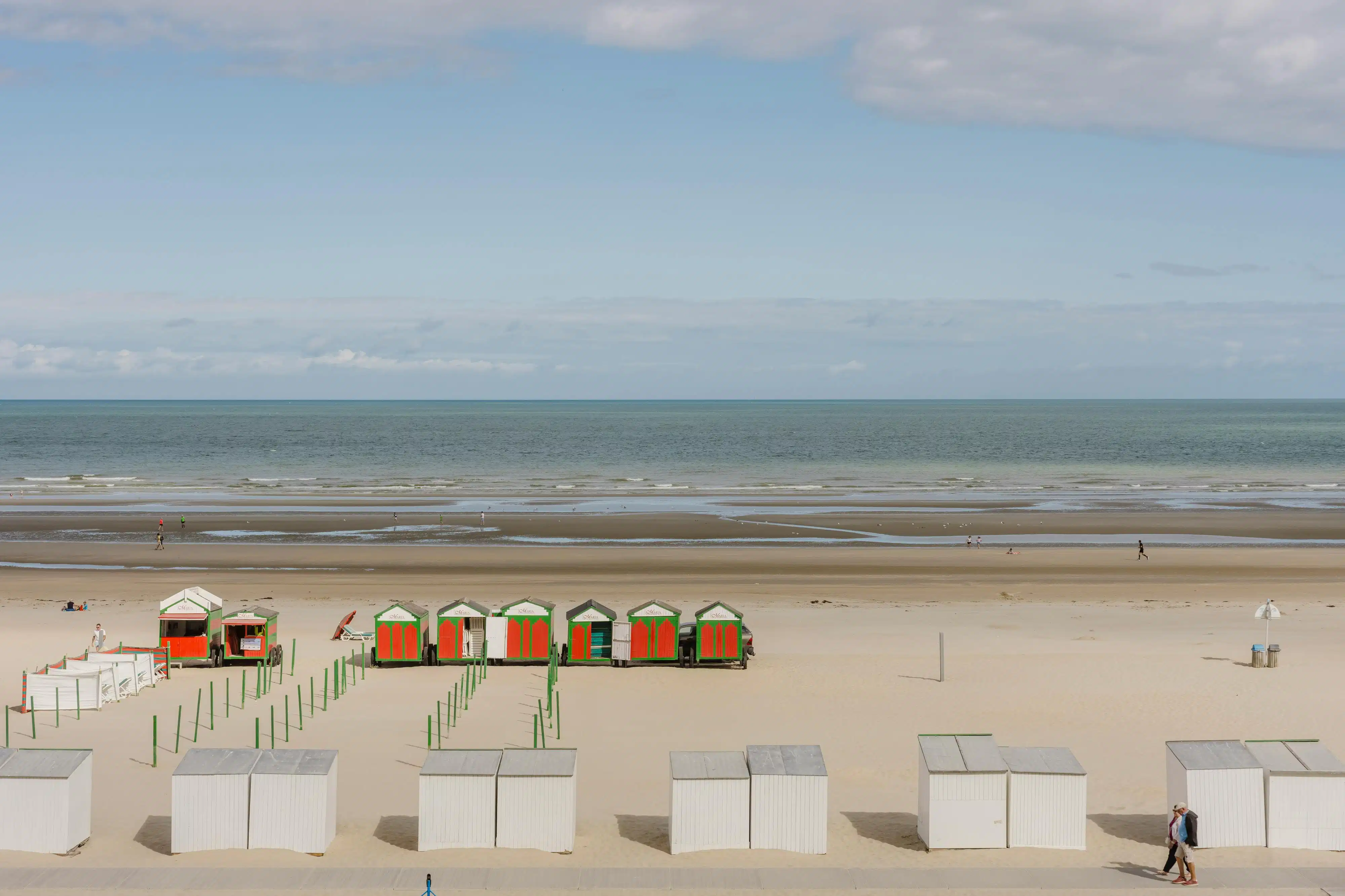 Uniek appartement met 4 slaapkamers op de Zeedijk te De Panne foto 2