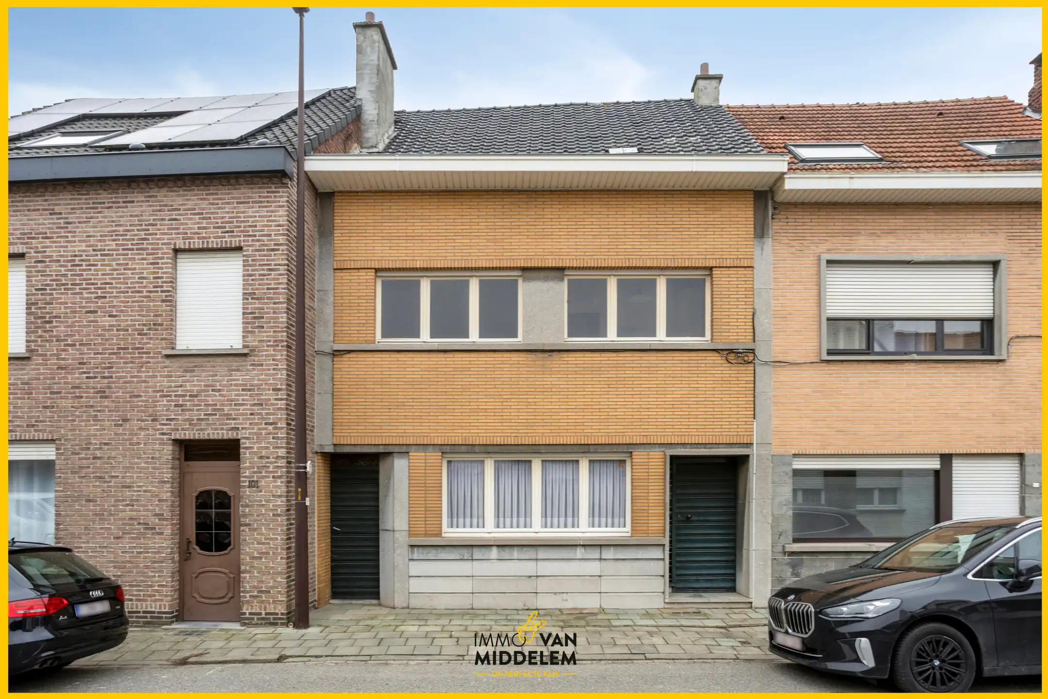 Hoofdfoto van de publicatie: TE RENOVEREN RIJWONING MET 3 KAMERS, TUIN EN ANNEX