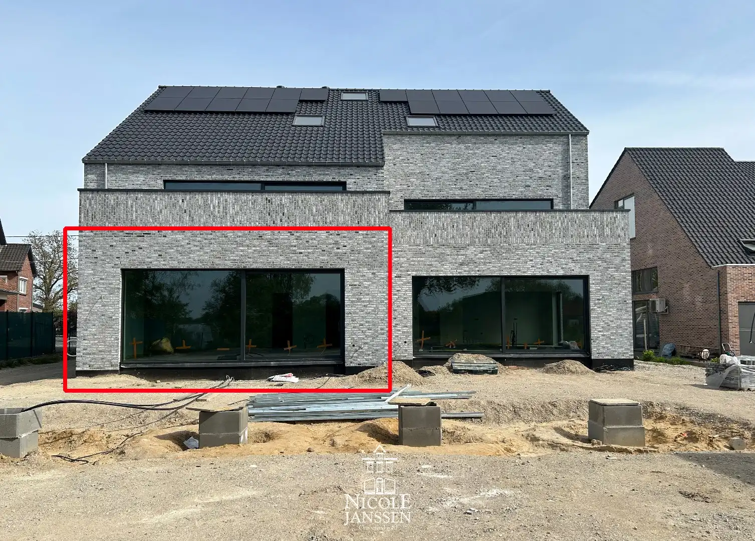 Gelijkvloers appartement met drie slaapkamers foto {{pictureIndex}}