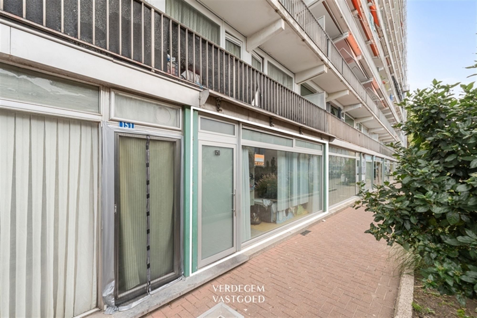Ruime lichtrijke studio met open keuken en ondergrondse berging foto 8