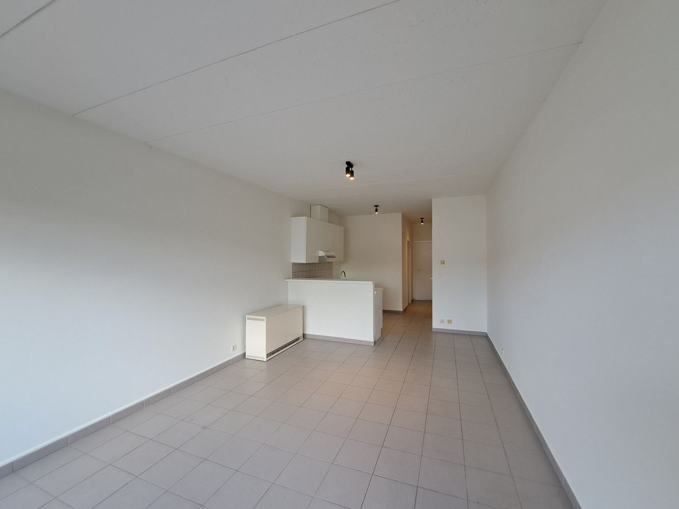 Instapklaar Gelijkvloers Appartement met Terras foto 3