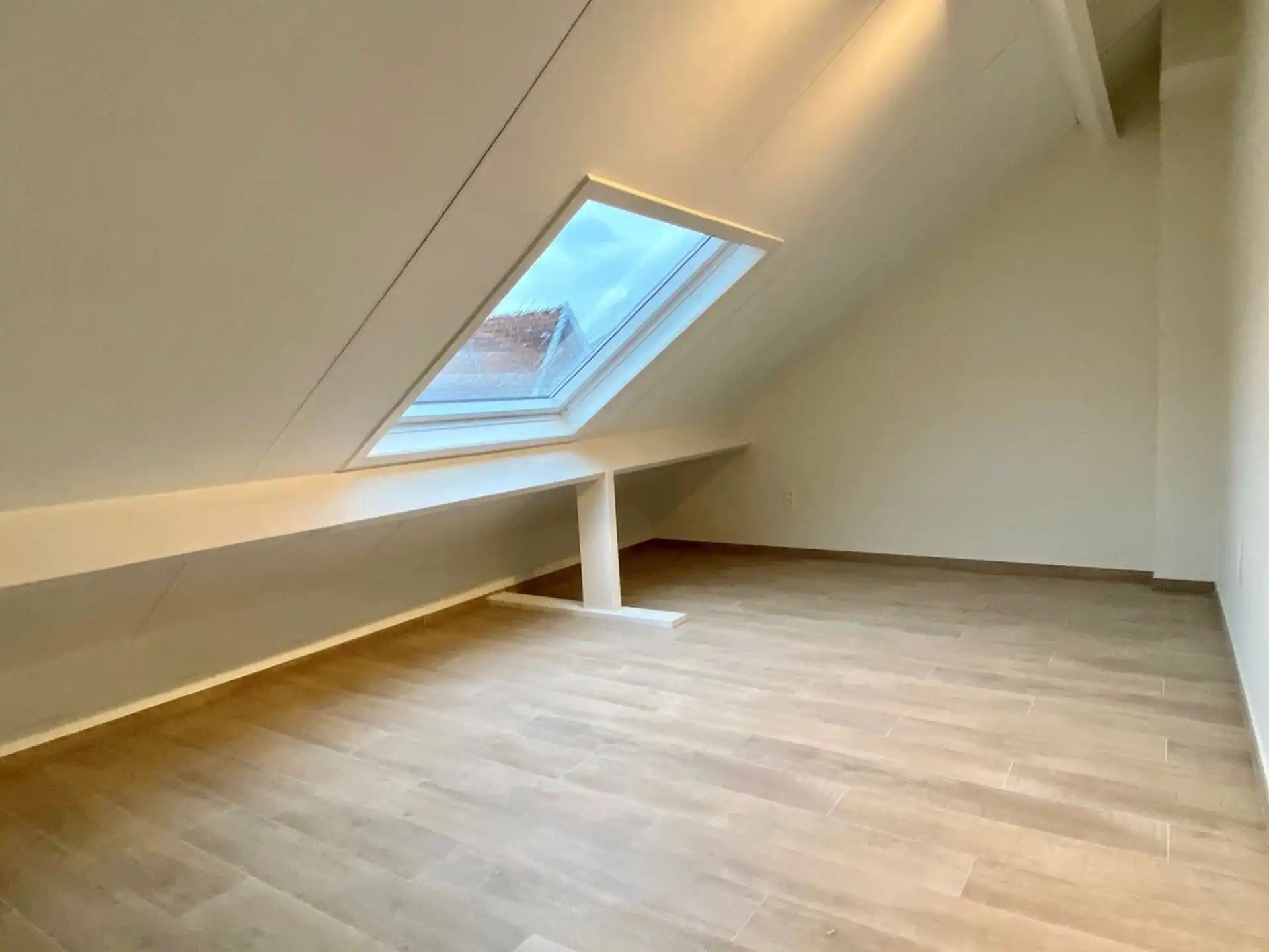 Ruime pal in het centrum gelegen woning met 4 slk, tuin en zonnepanelen! foto 11