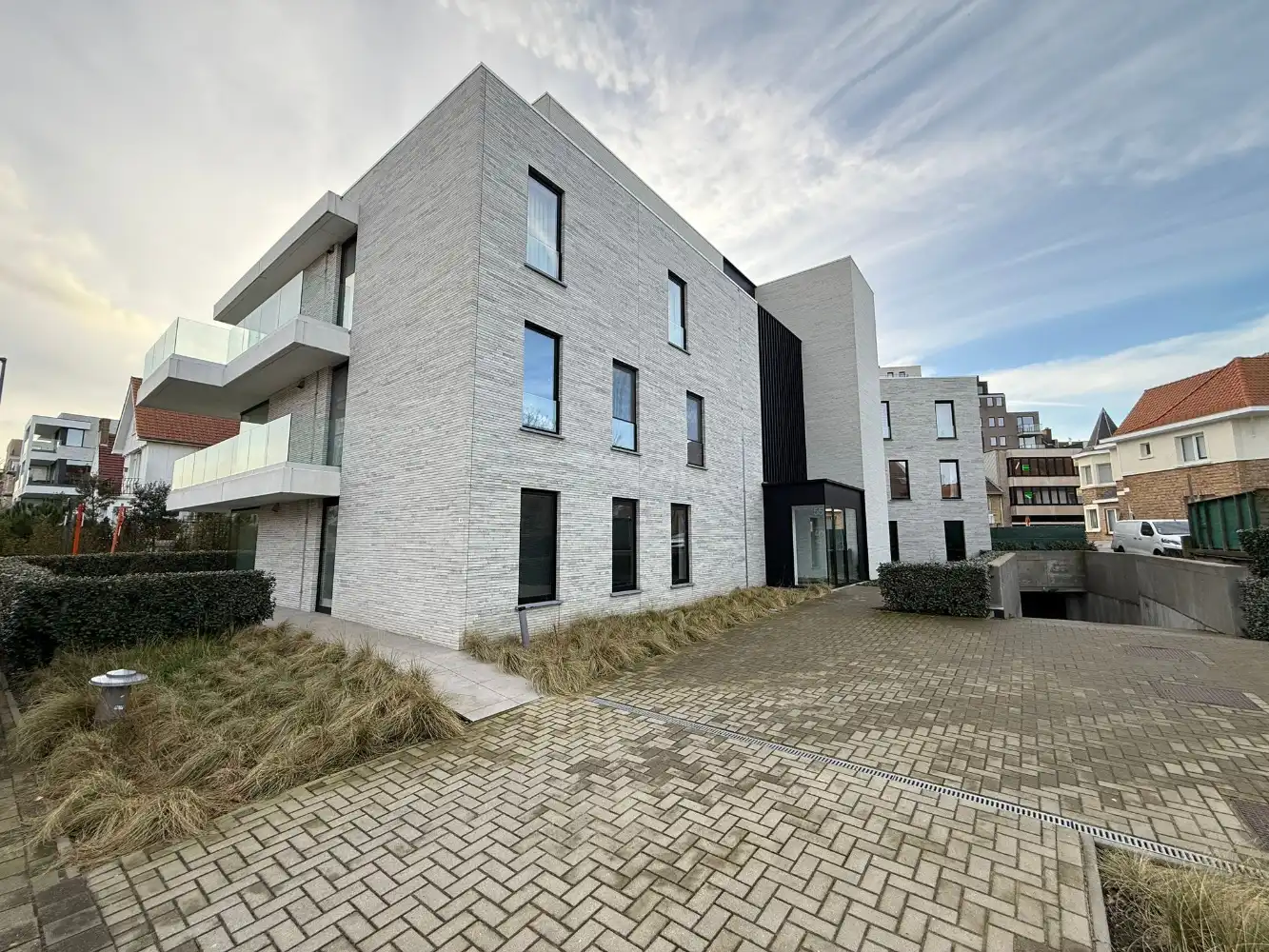 Dubbele gesloten garagebox in het hart van De Panne foto 2