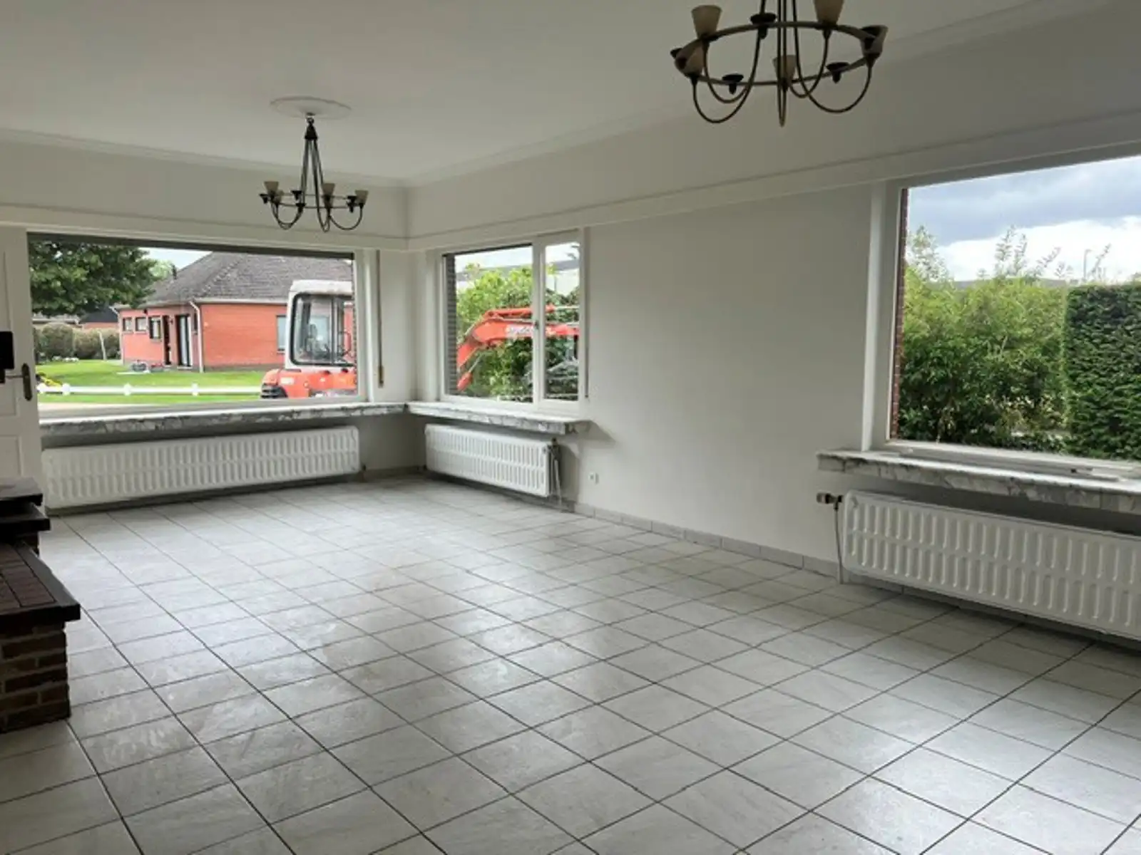 Vrijstaande woning met grote tuin en inpandige garage in Minderhout foto 2