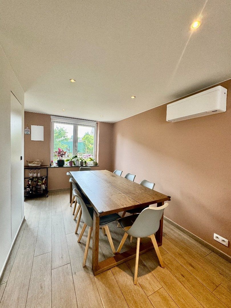 Te koop halfopen woning met garage foto 6