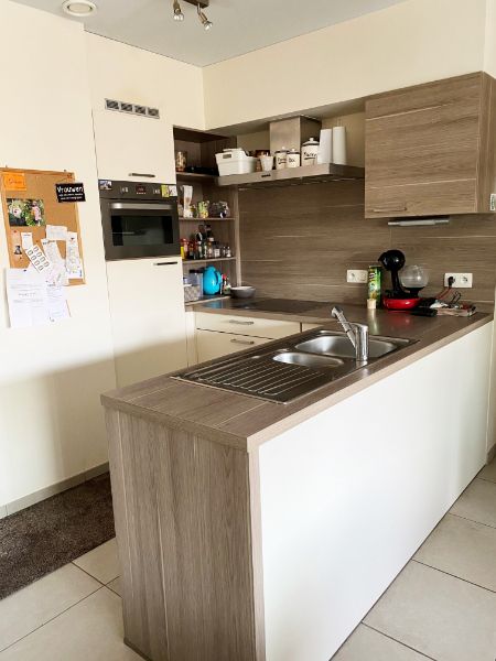 Praktisch appartement met 2 slaapkamers en garage te huur in Tiegem foto 3