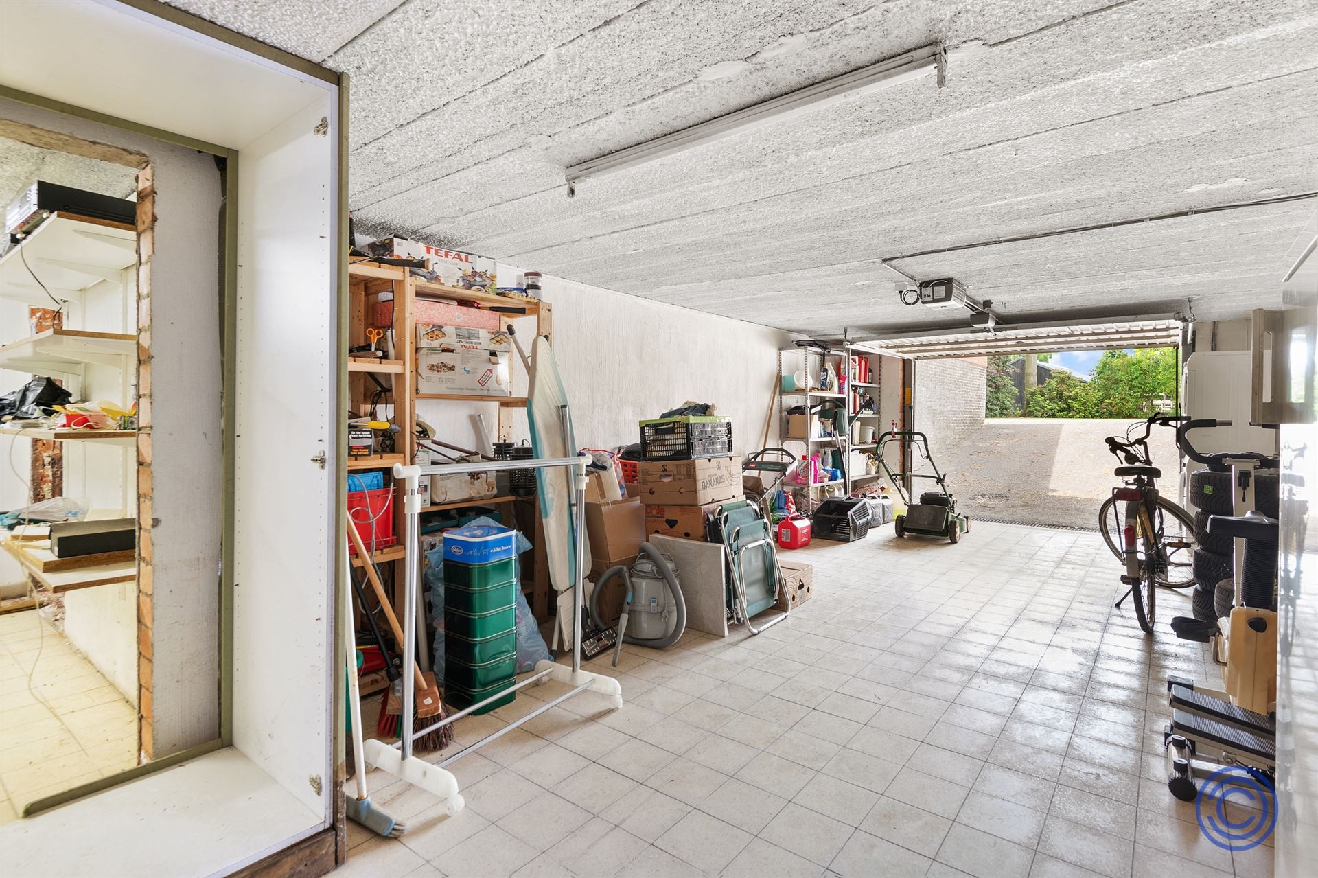 Te renoveren 3-slpk woning met west georiënteerde tuin! foto 13