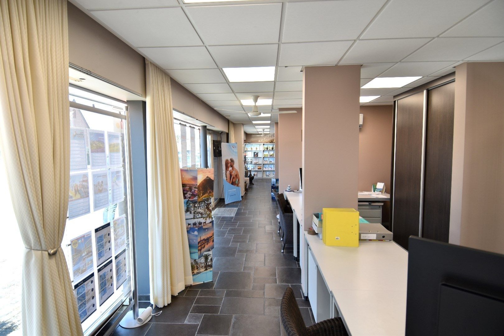 Commercieel pand geschikt voor gelijkvloers wonen, te koop in Gullegem foto 11