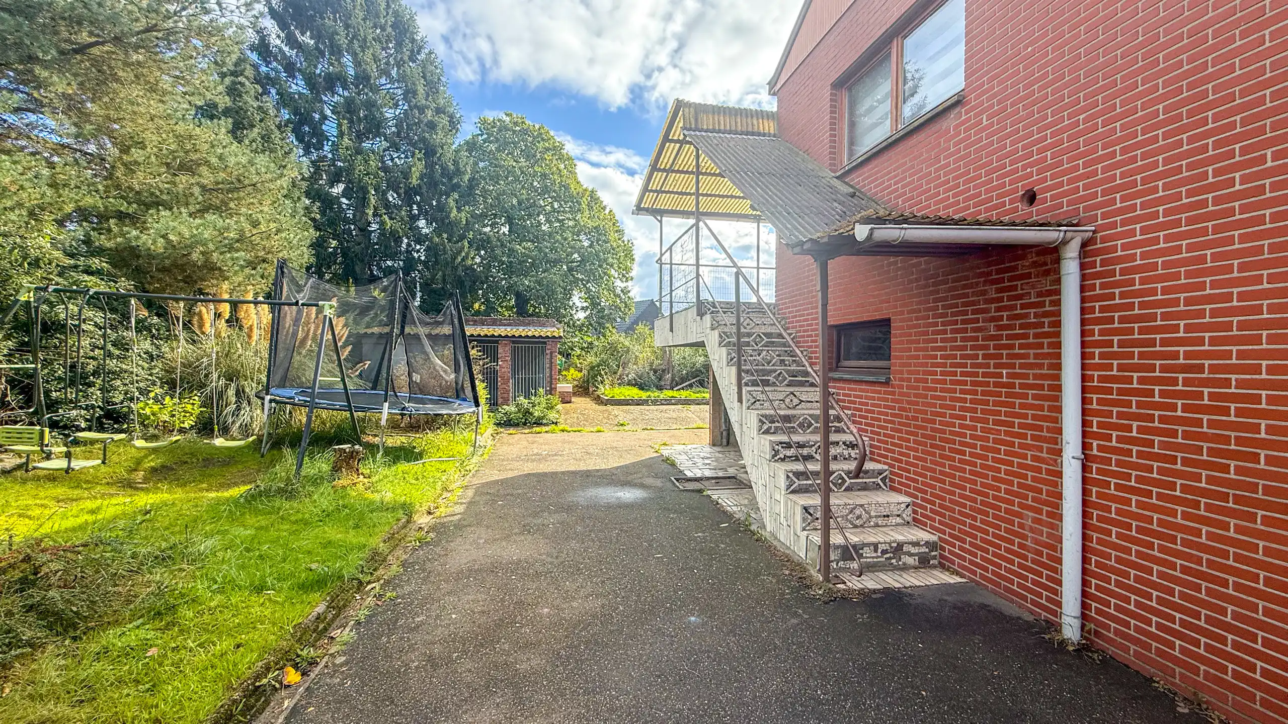 Ruime vrijstaande woning op 709 m² met veel potentieel! foto 47