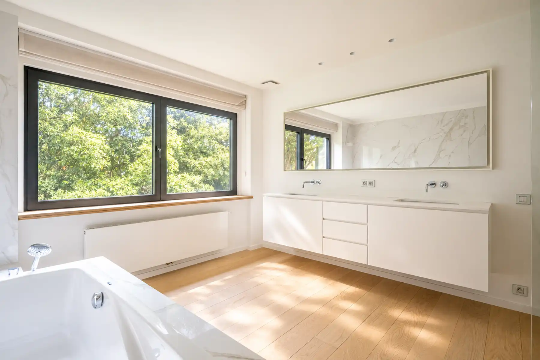 Exclusief: vernieuwde, veelzijdige en ruime koppelvilla  foto 10