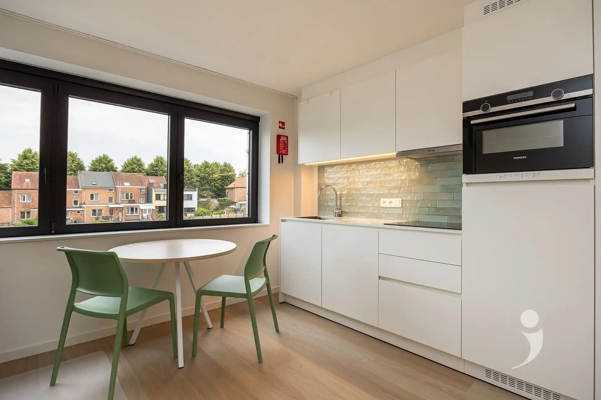 olledig gerenoveerde en bemeubelde studio in Leuven foto 5