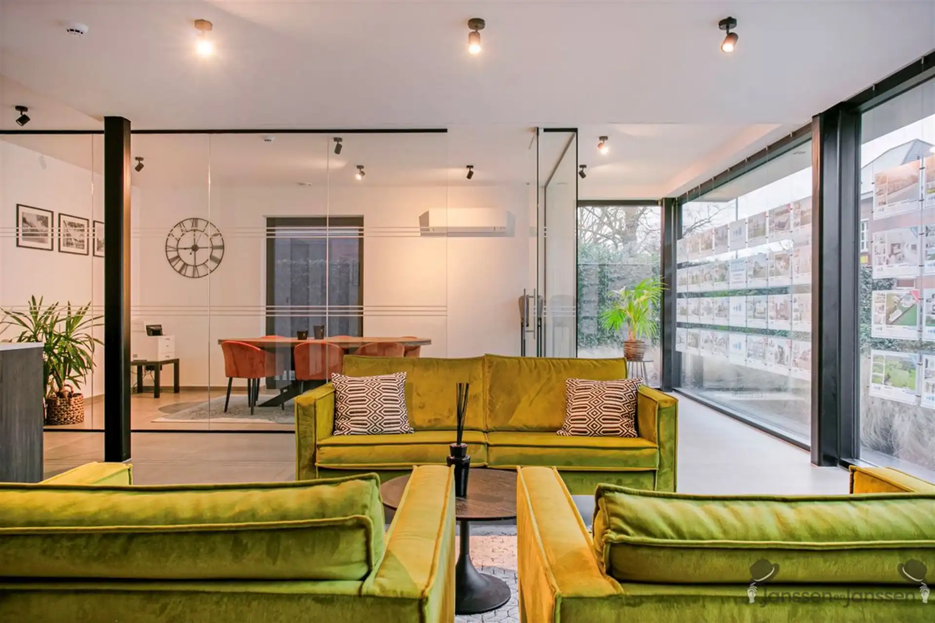 Unieke Kans: Commerciële Toplocatie in het Hart van Itegem foto 6