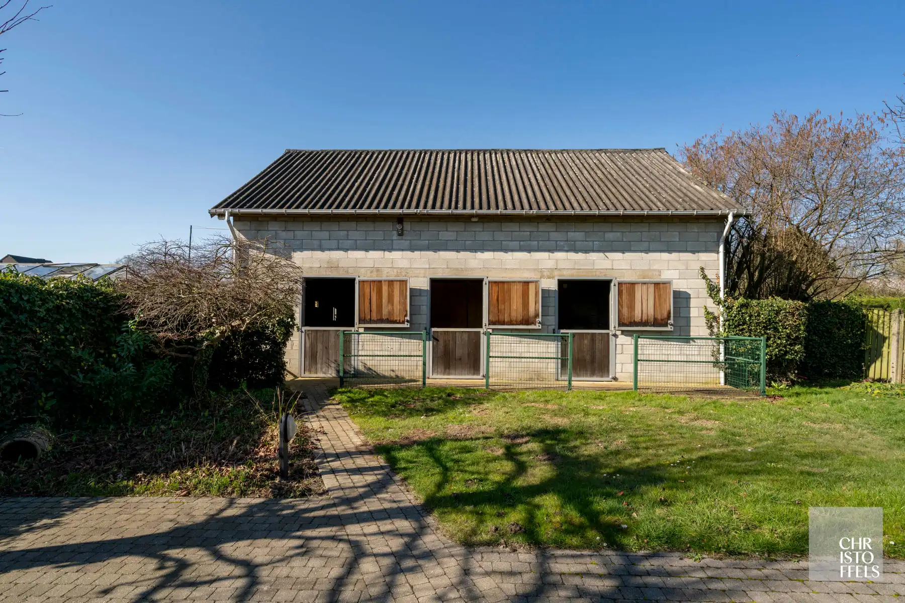Vergunde tweewoonst met paardenaccommodatie op 3.721 m²  foto 13