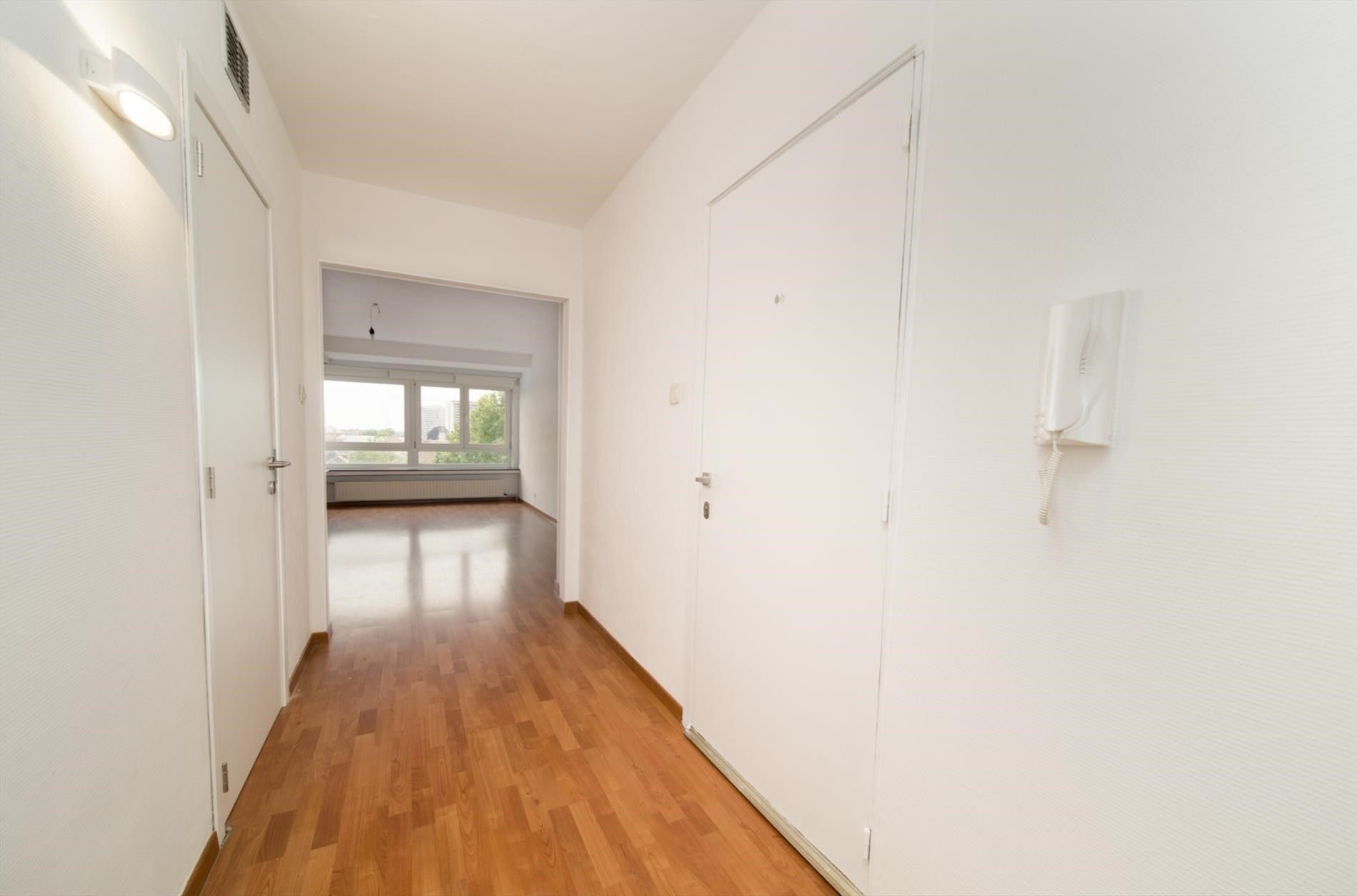 Appartement aan de Coupure met zicht op het water en de drie torens foto 5