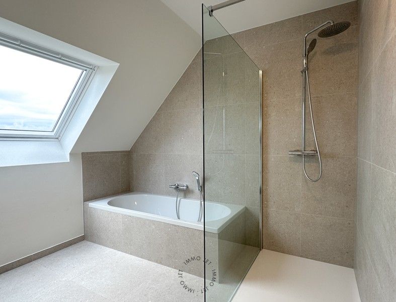 Prachtig gelegen nieuwbouwappartement met drie slaapkamers, groot terras en autostaanplaats foto 14