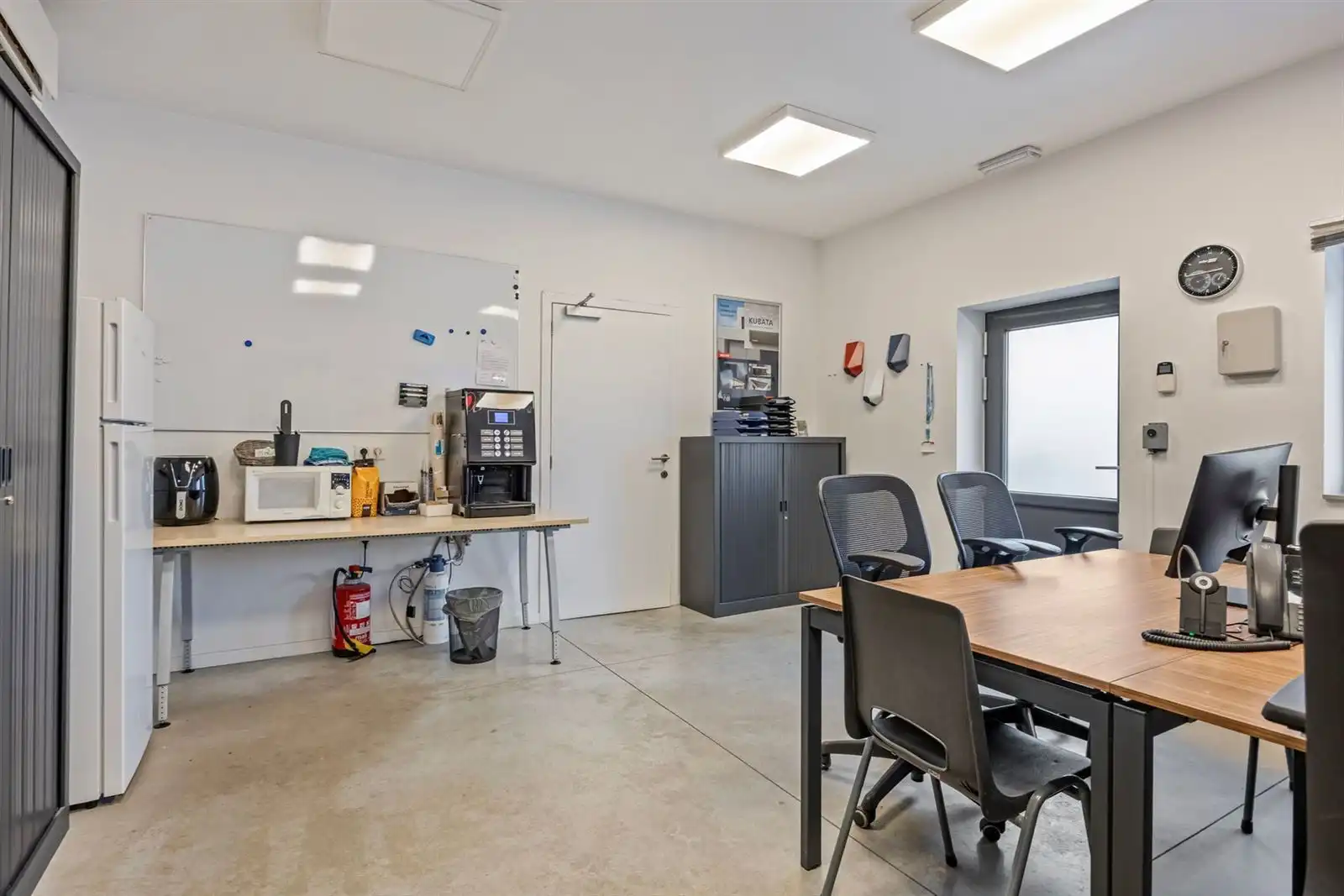 Woning 2 slaapkamers met magazijn en bureel  foto 13