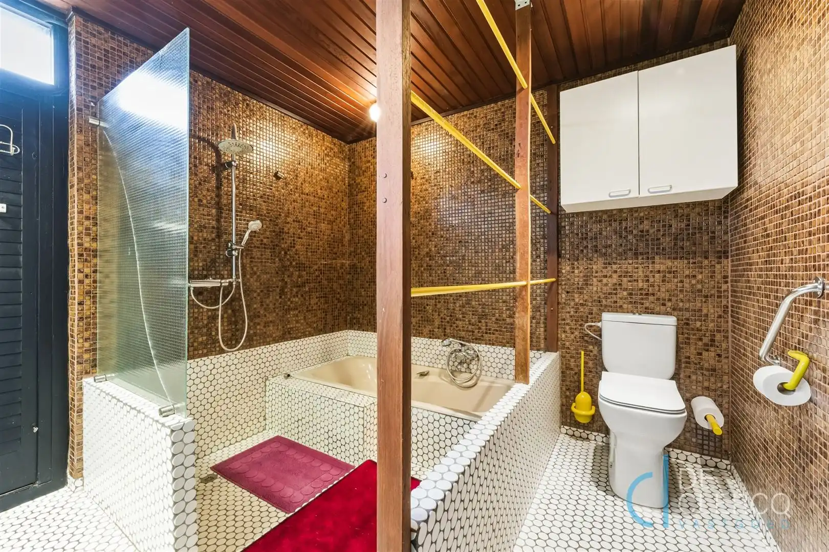 Ruime bungalow met grote tuin te koop in groene omgeving! foto 13