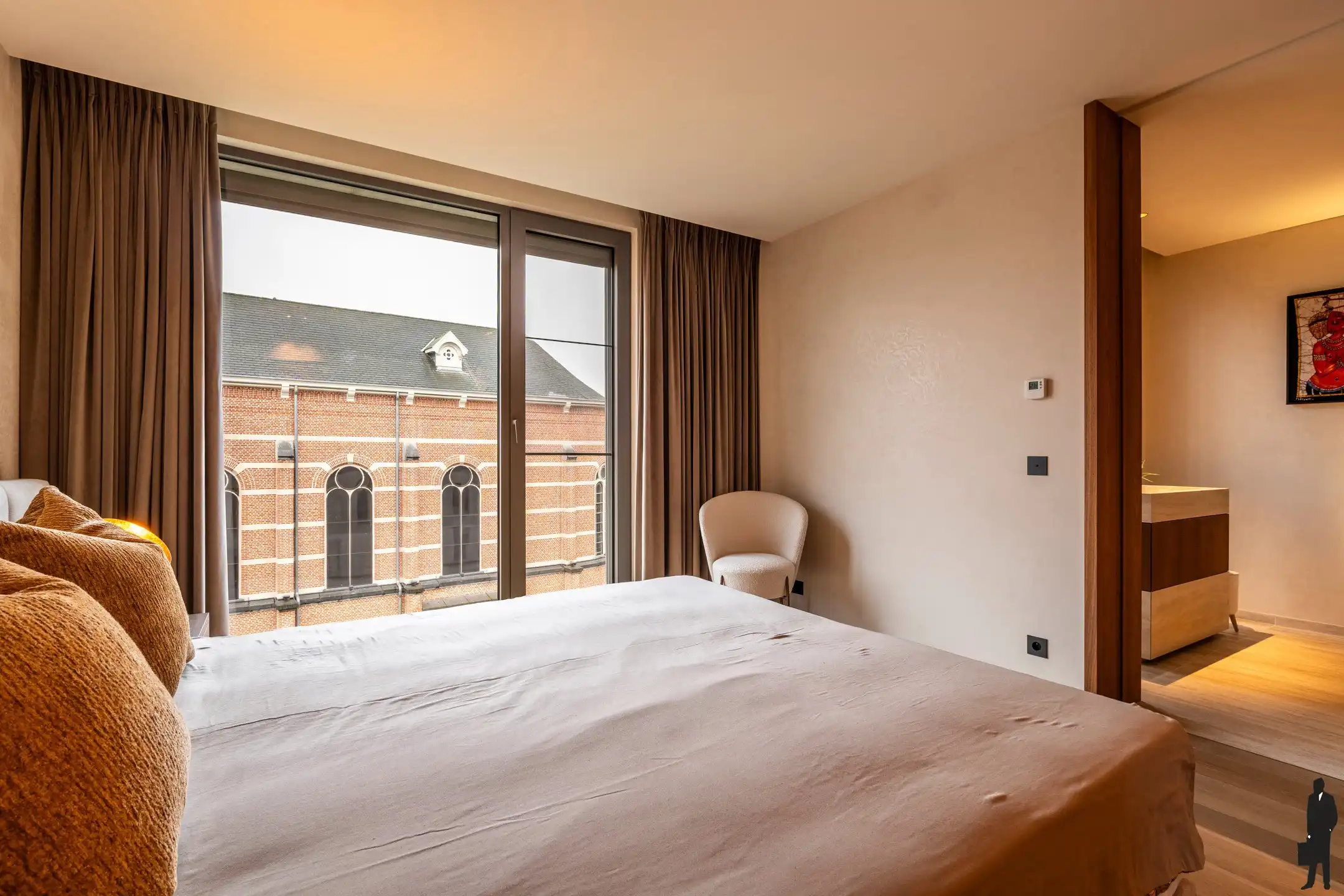 Exclusief villa-appartement van ca. 310 m² foto 23