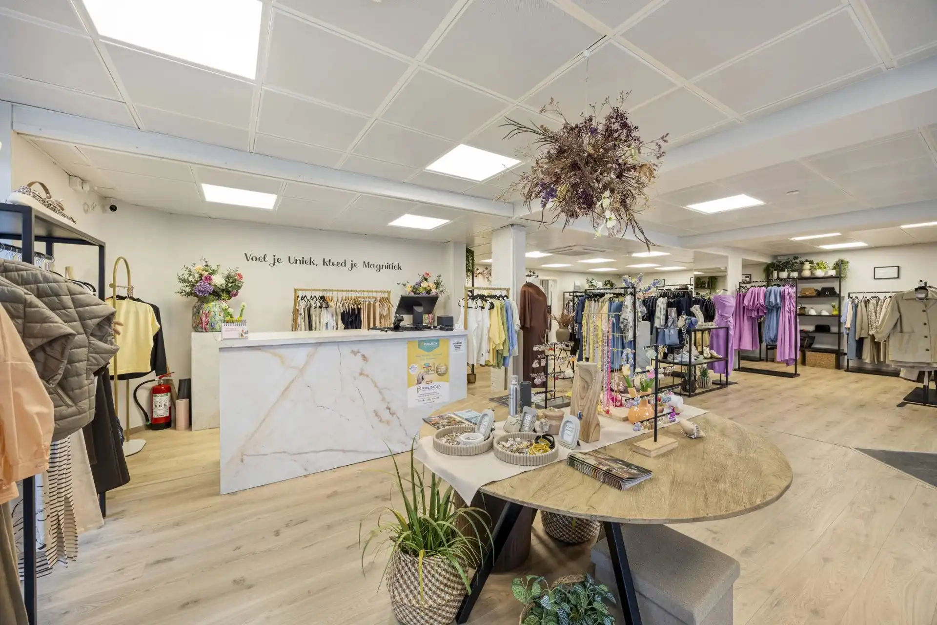 OPBRENGSTEIGENDOM BESTAANDE UIT WINKELRUIMTE EN LOODS IN DIEPENBEEK foto 3