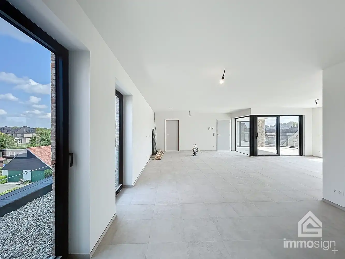Instapklaar nieuwbouw appartement met 2 slaapkamers, terras, autostaanplaats, carport en berging te Kinrooi foto 6