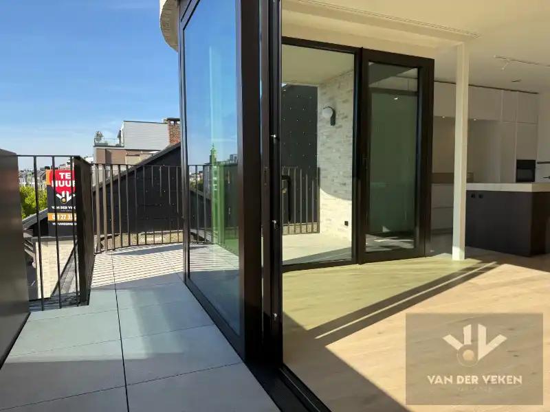 LICHTRIJK NIEUWBOUWAPP MET 2 SLPK NABIJ QUARTIER BLEU EN STADSCENTRUM foto 6