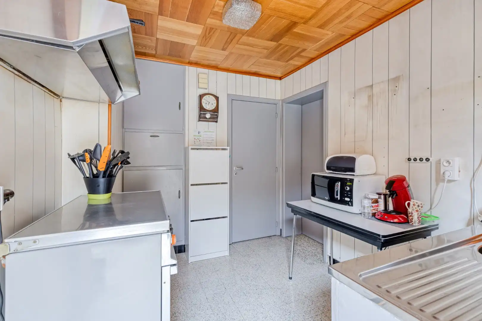 Rustig gelegen halfopen bebouwing met renovatiepotentieel op toplocatie in Sint-Eloois-Winkel, 3 slaapkamers foto 6