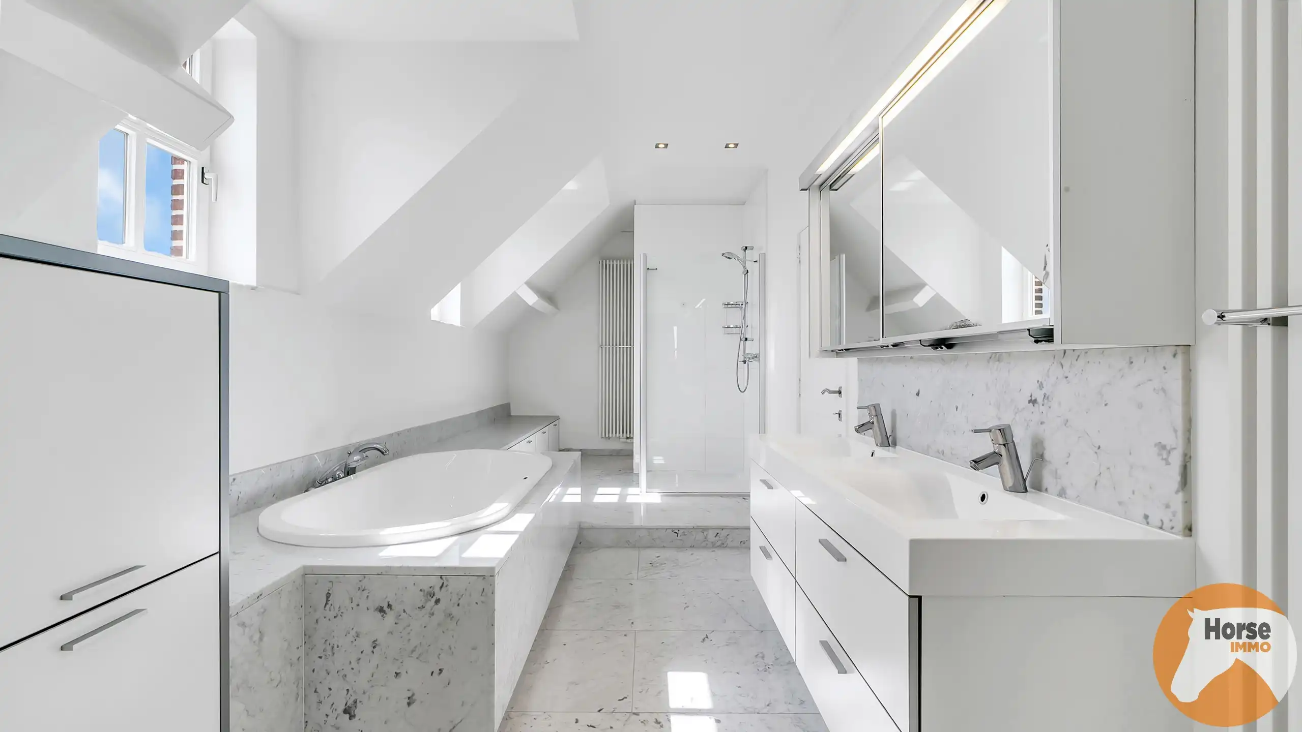 MEISE  – Landelijke woning met 3 loodsen op prachtig perceel foto 14