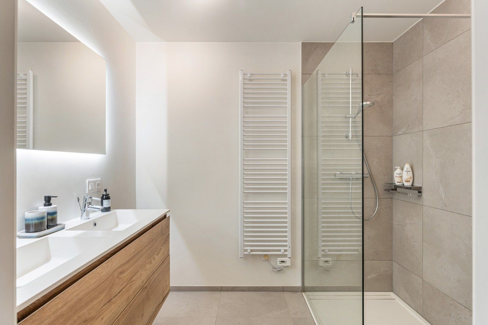 Nieuwbouw appartement, 92m² + terras, 2 slpk, garage en kelderberging in centrum Genk foto 14