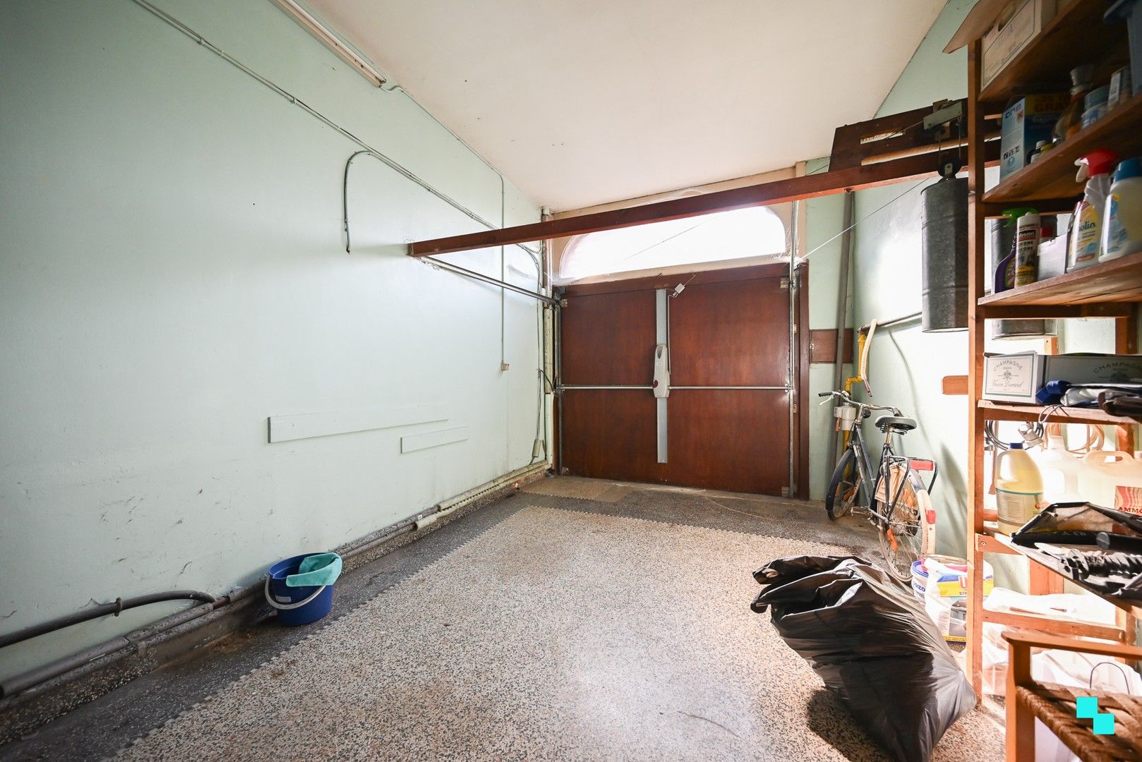 Neoclassicistisch getinte burgerwoning in hartje Izegem foto 18