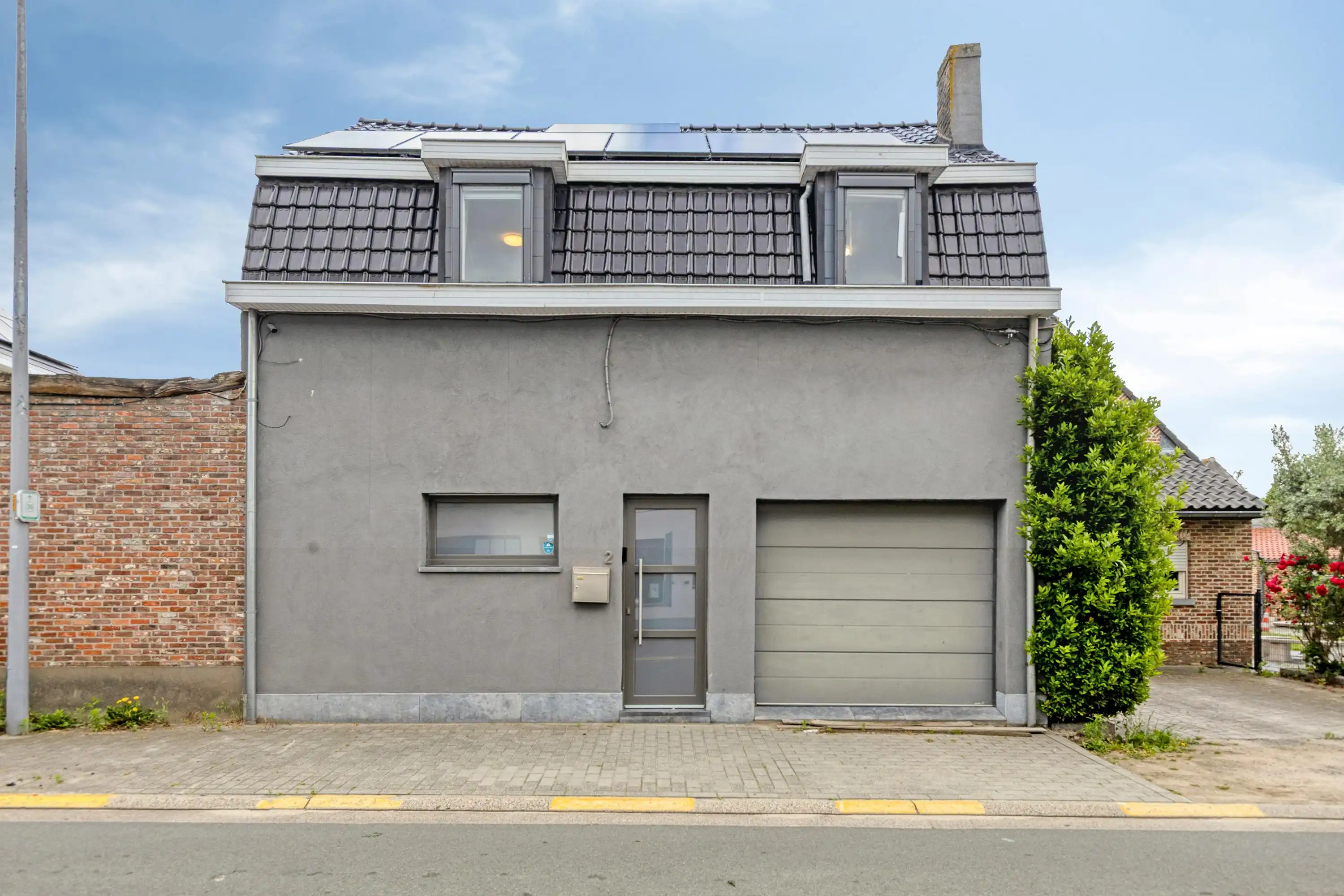 Instapklaar huis met drie slaapkamers, 2 badkamers en tuin! foto 15