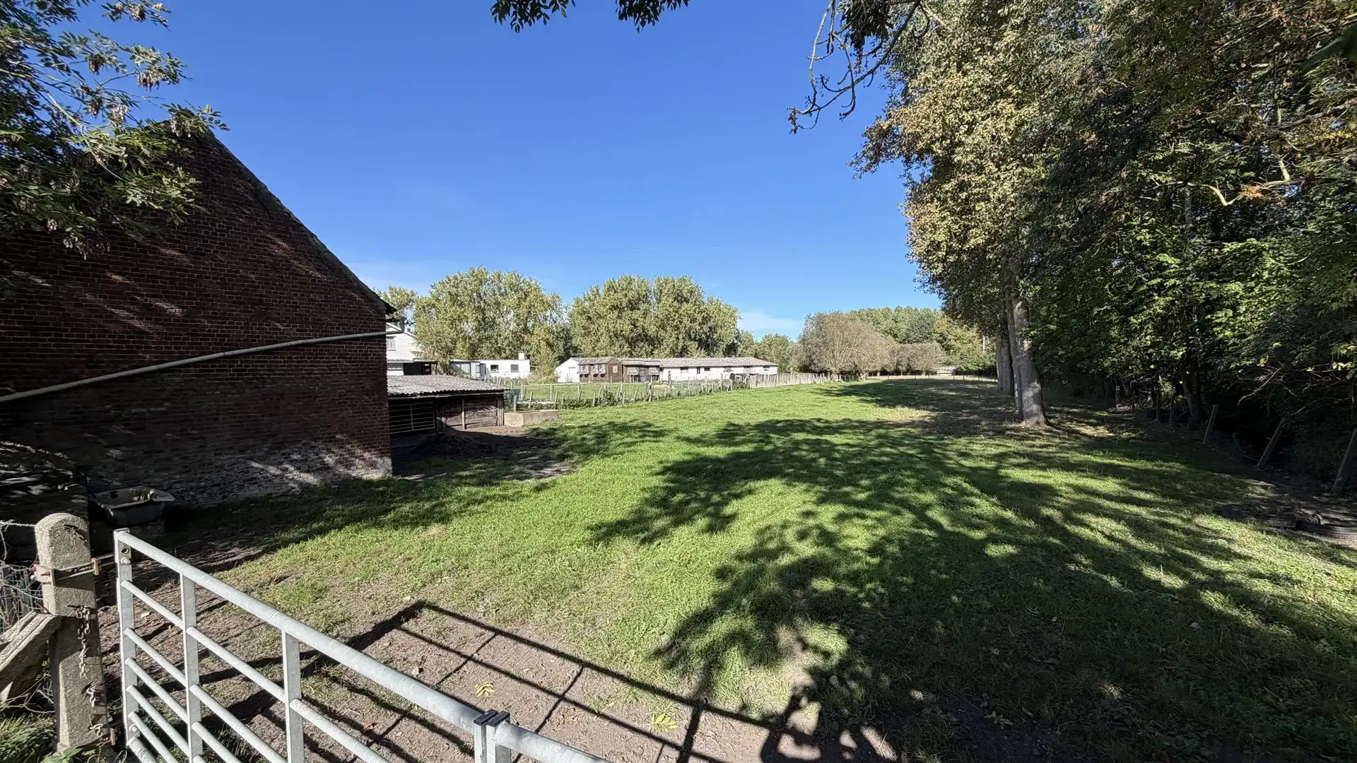 WEIDE MET SCHUUR TE KOOP TE GERAARDSBERGEN foto 2