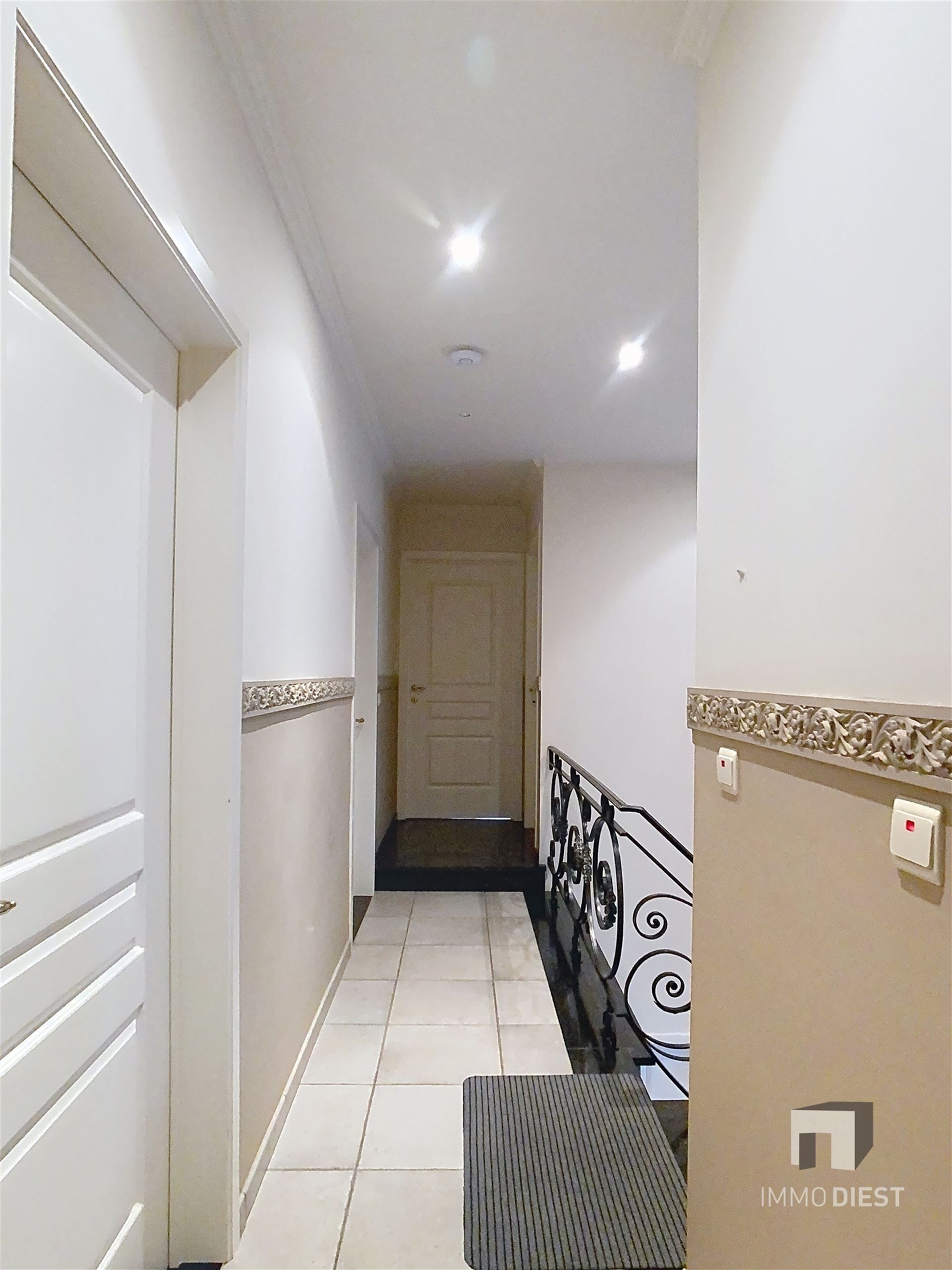 Ontdek deze solide, karaktervolle woning in Veerle met een zeer gunstige ligging op 10 are. foto 29