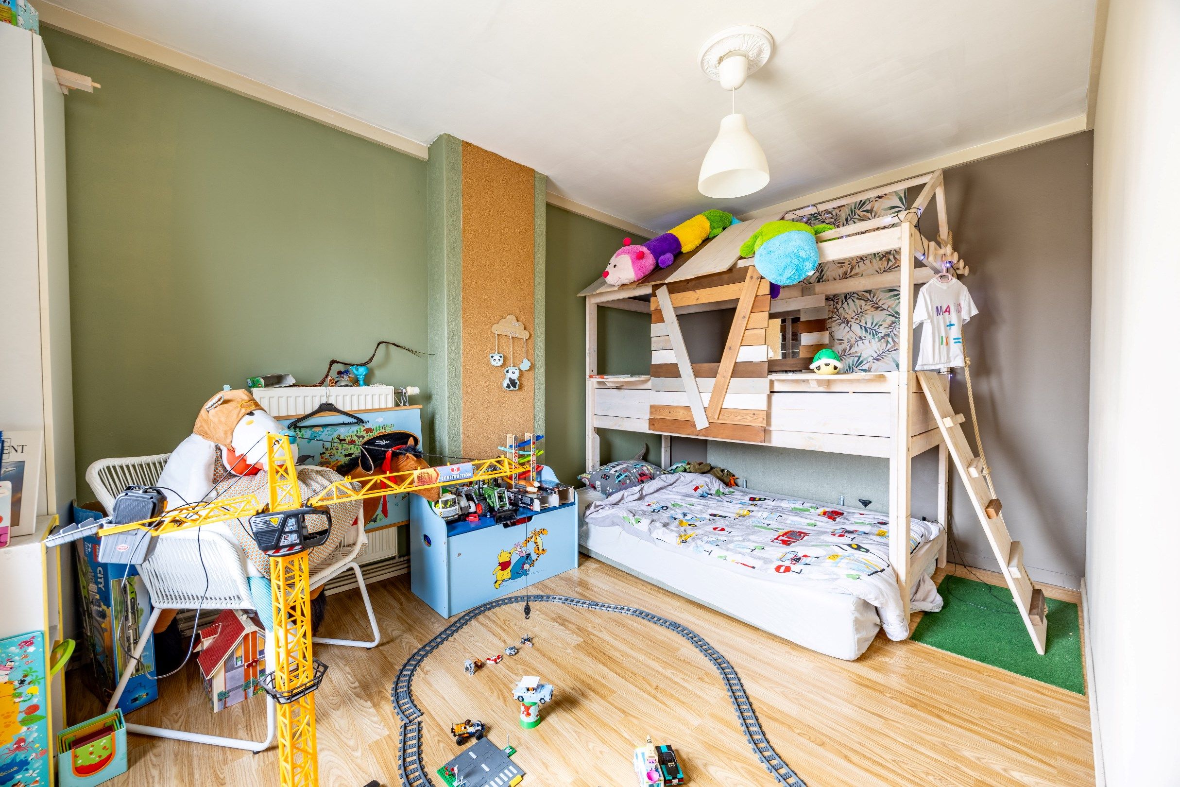 CHARMANTE GEZINSWONING MET MAGAZIJN EN UITWEG foto 13