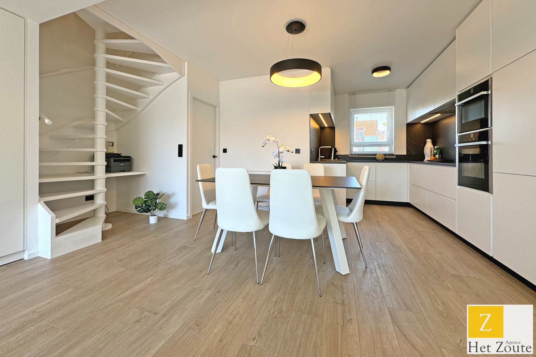 Luxueus duplex penthouse, zonneterras nabij strand te Knokke foto 10