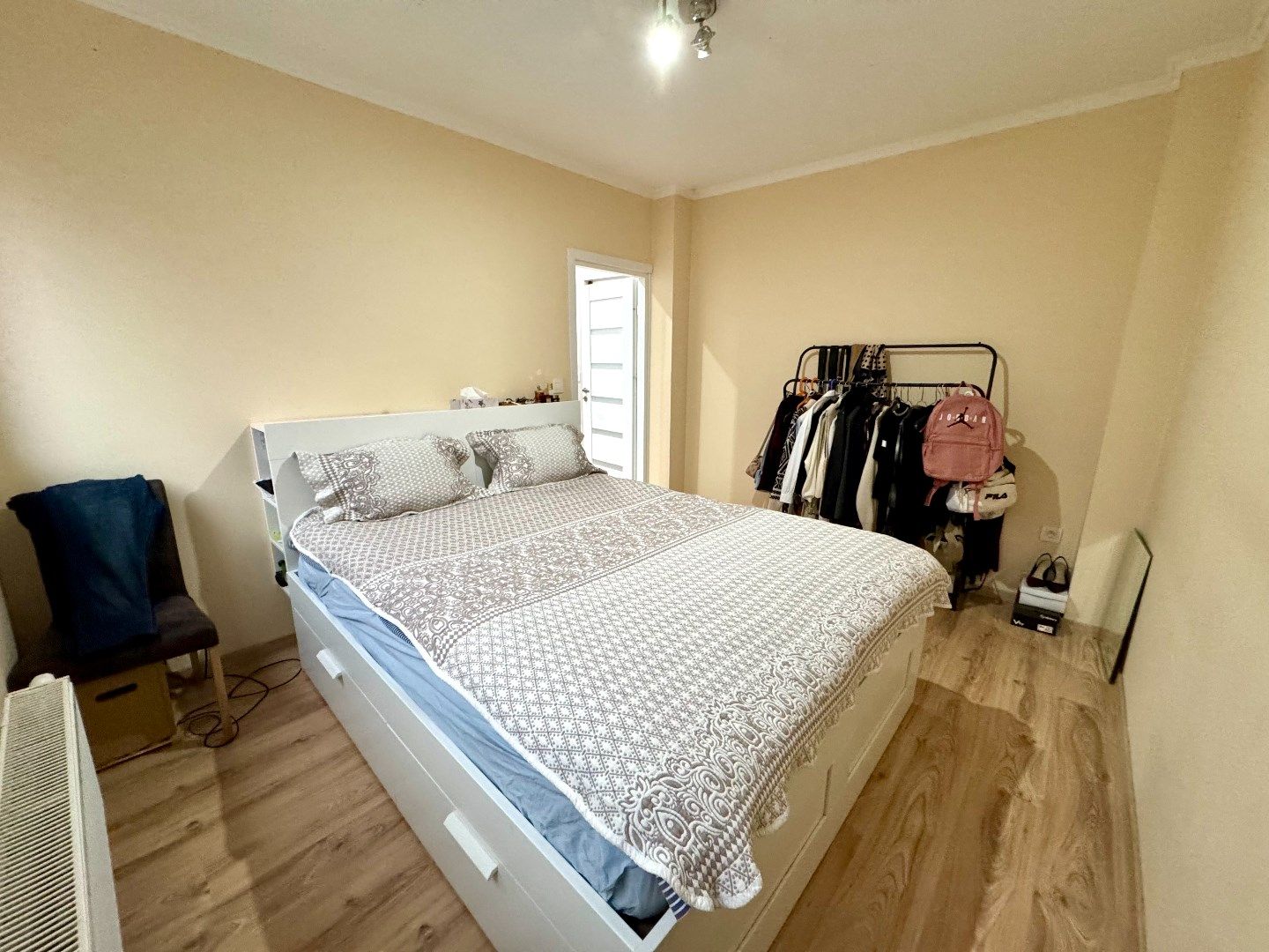 GERENOVEERDE HALFOPEN WONING MET 4 SLPKS EN RUIM TERRAS foto 16