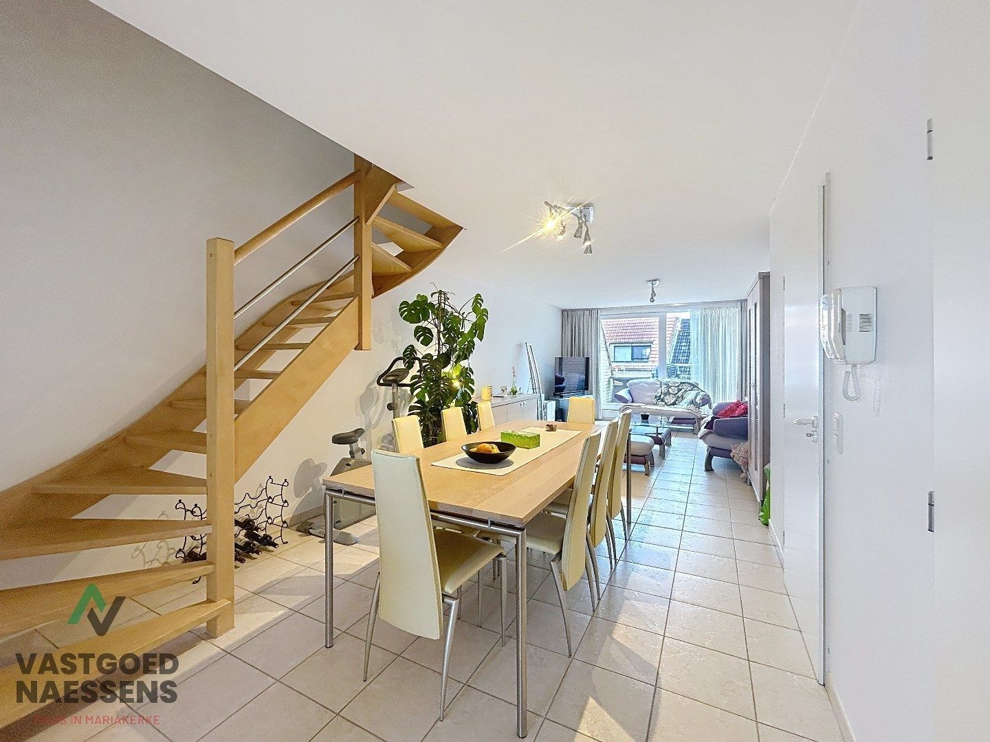 DUPLEX-APPARTEMENT MET 3 SLPK EN TERRAS  foto {{pictureIndex}}