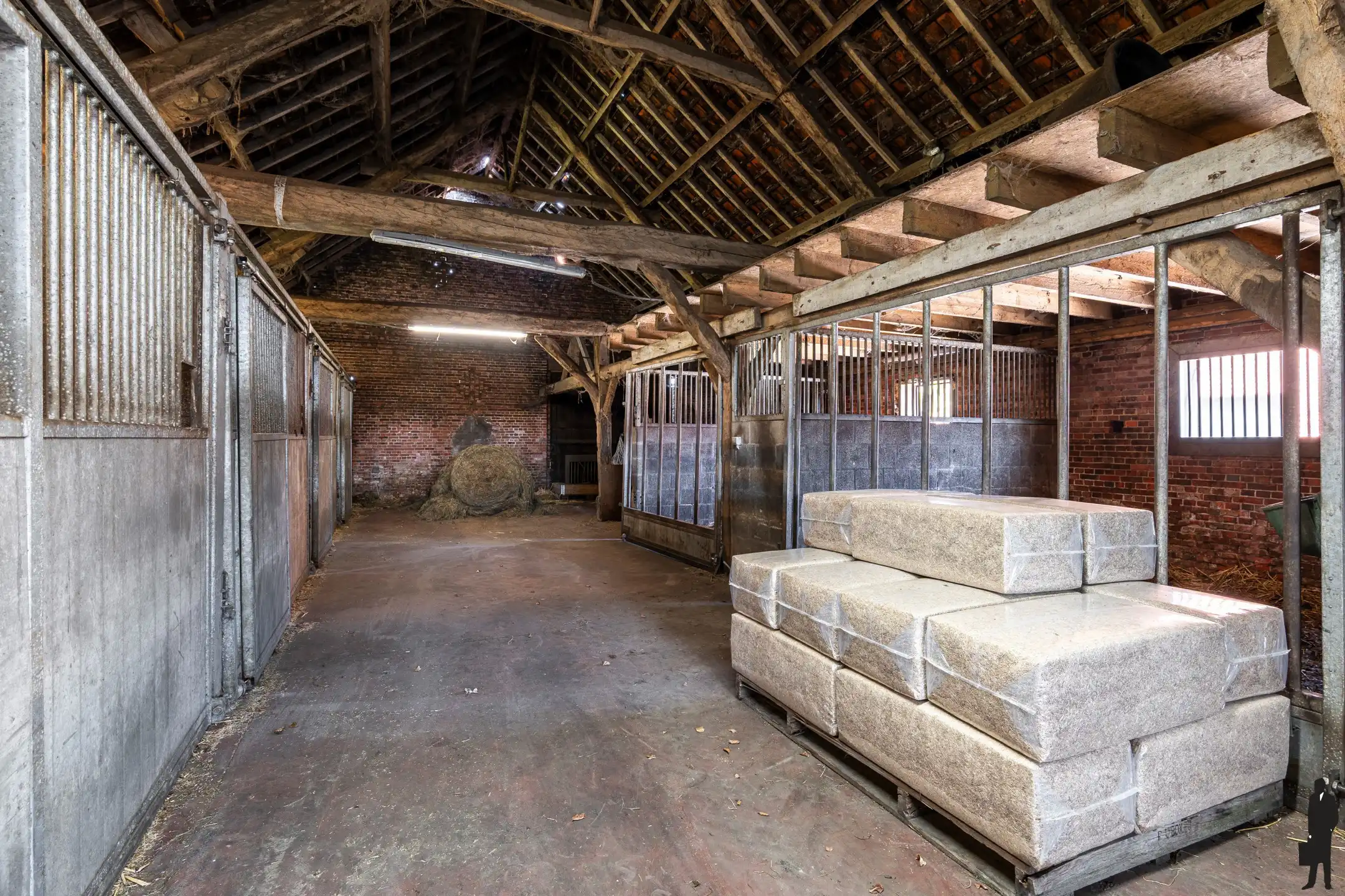 Uitzonderlijk gelegen paardeneigendom op ca. 2 hectare foto 23