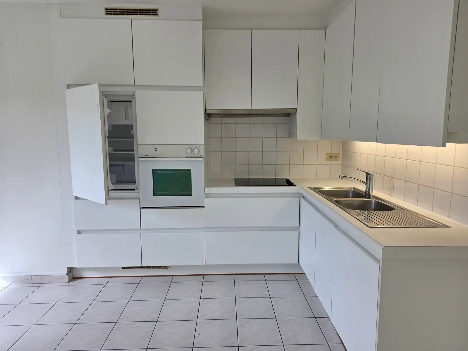 Instapklaar appartement met dubbele garage op de Veemarkt!!! foto 8