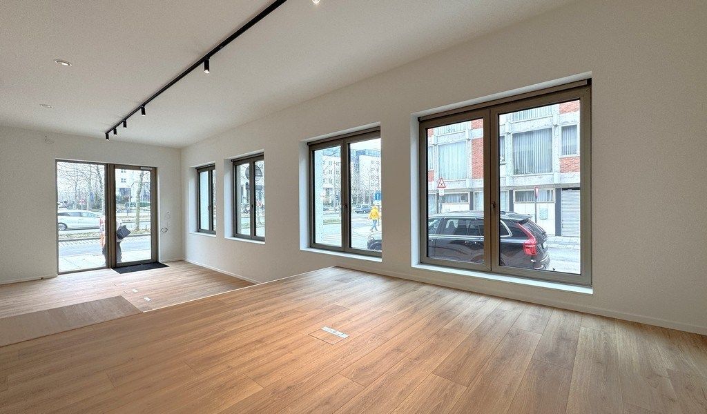 Nieuwbouw gelijkvloers kantoor te huur nabij het Eilandje foto 7