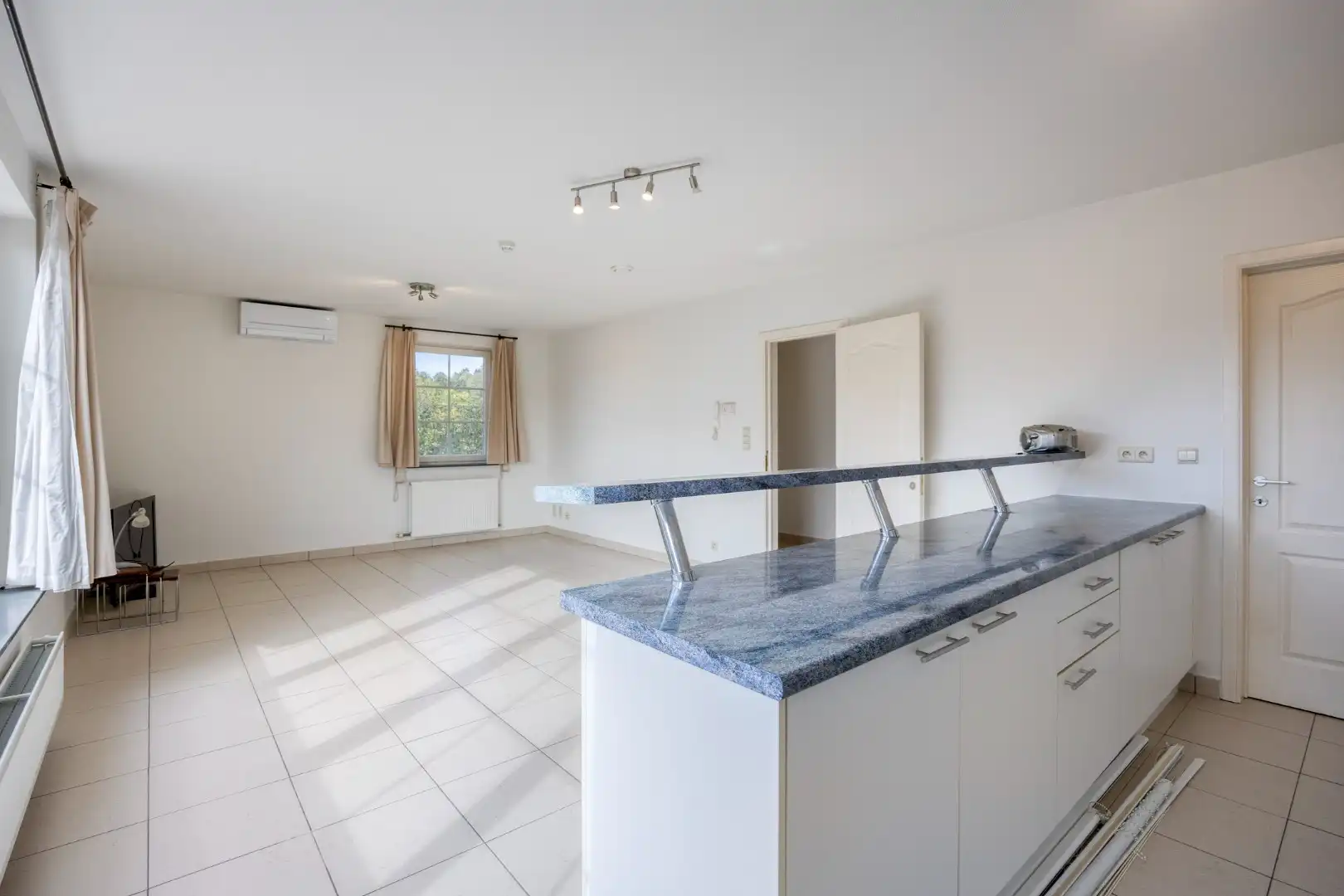 Appartement met 2 slaapkamers en autostaanplaats in Lubbeek! - EPC 102 kWh/m² - bewoonbare opp. 99 m² foto 13