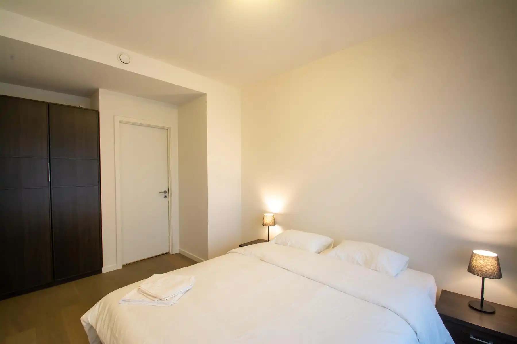 Mooi gemeubeld app. met 3 Kamers + grote tuin! (NAVO area) foto 10