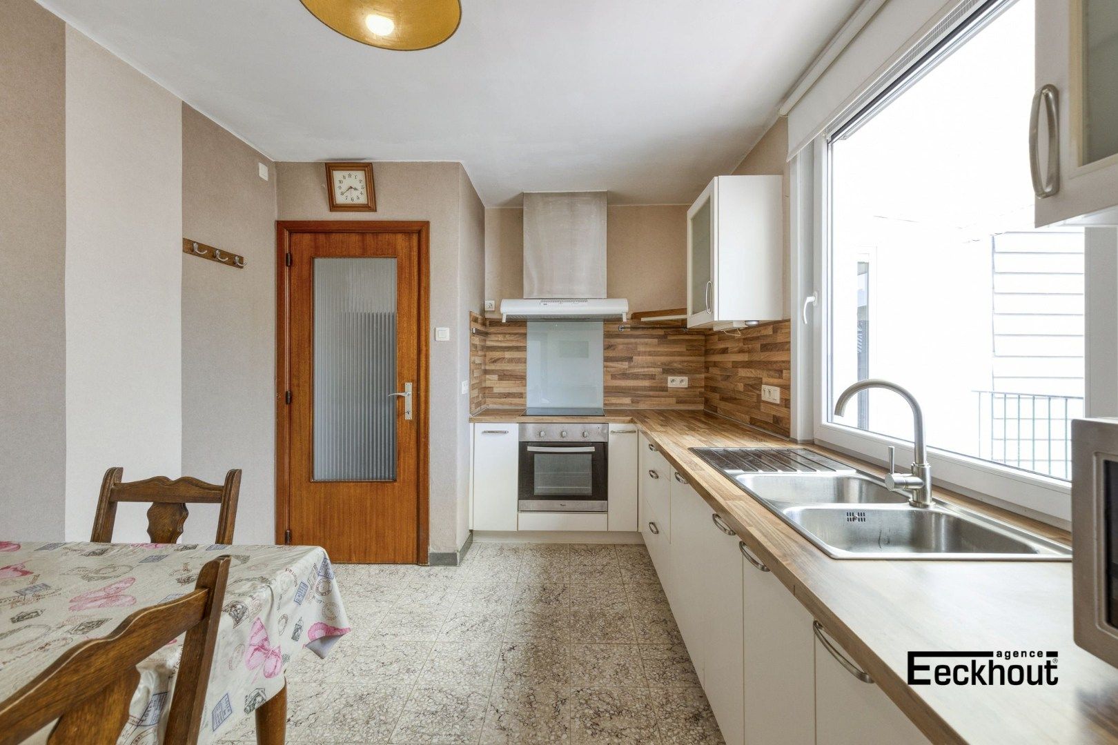 Zeer ruime woning met veel potentieel! foto 7