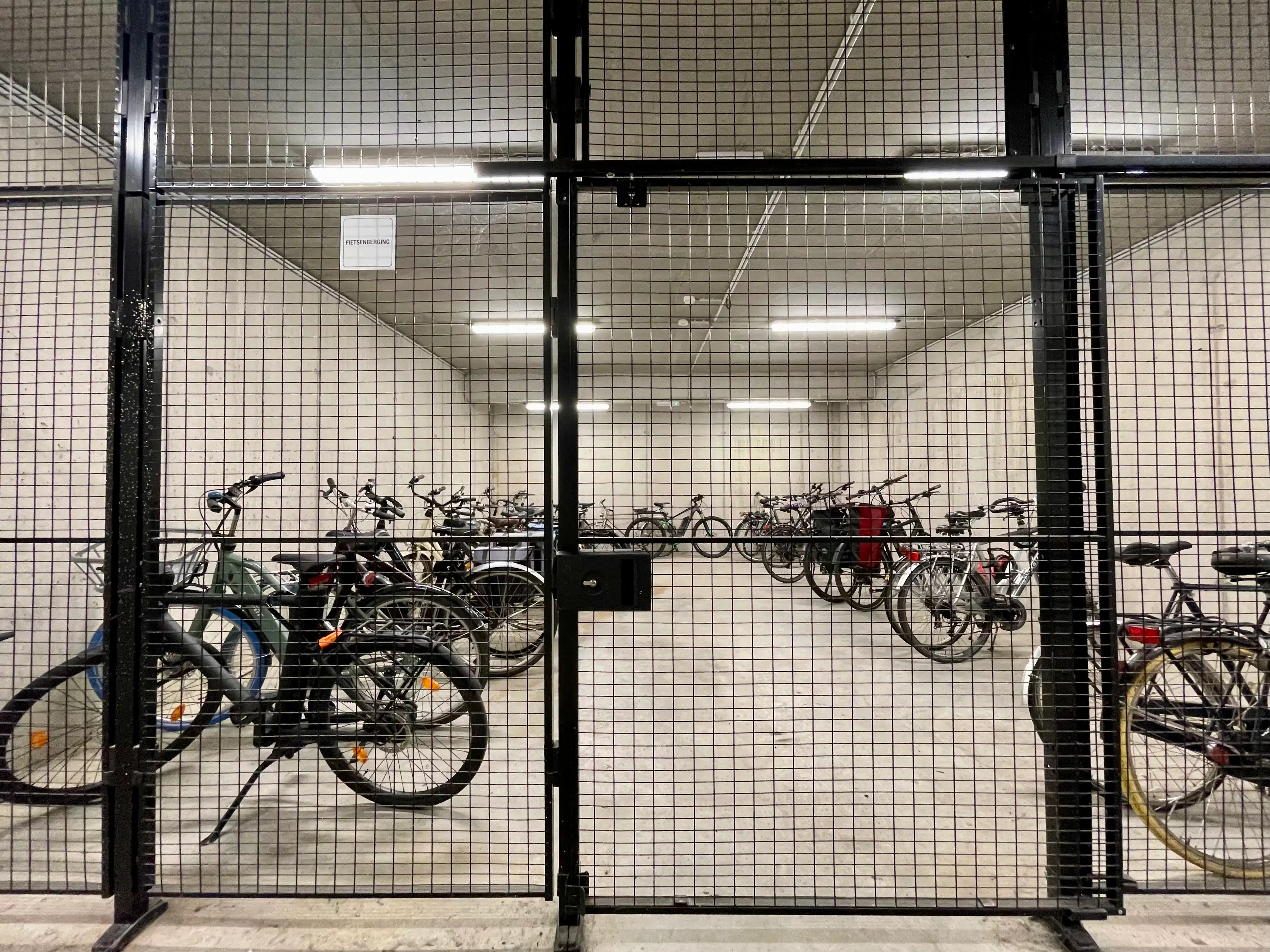 Ruim appartement met 3 slaapkamers en 2 badkamers te Gent foto 20