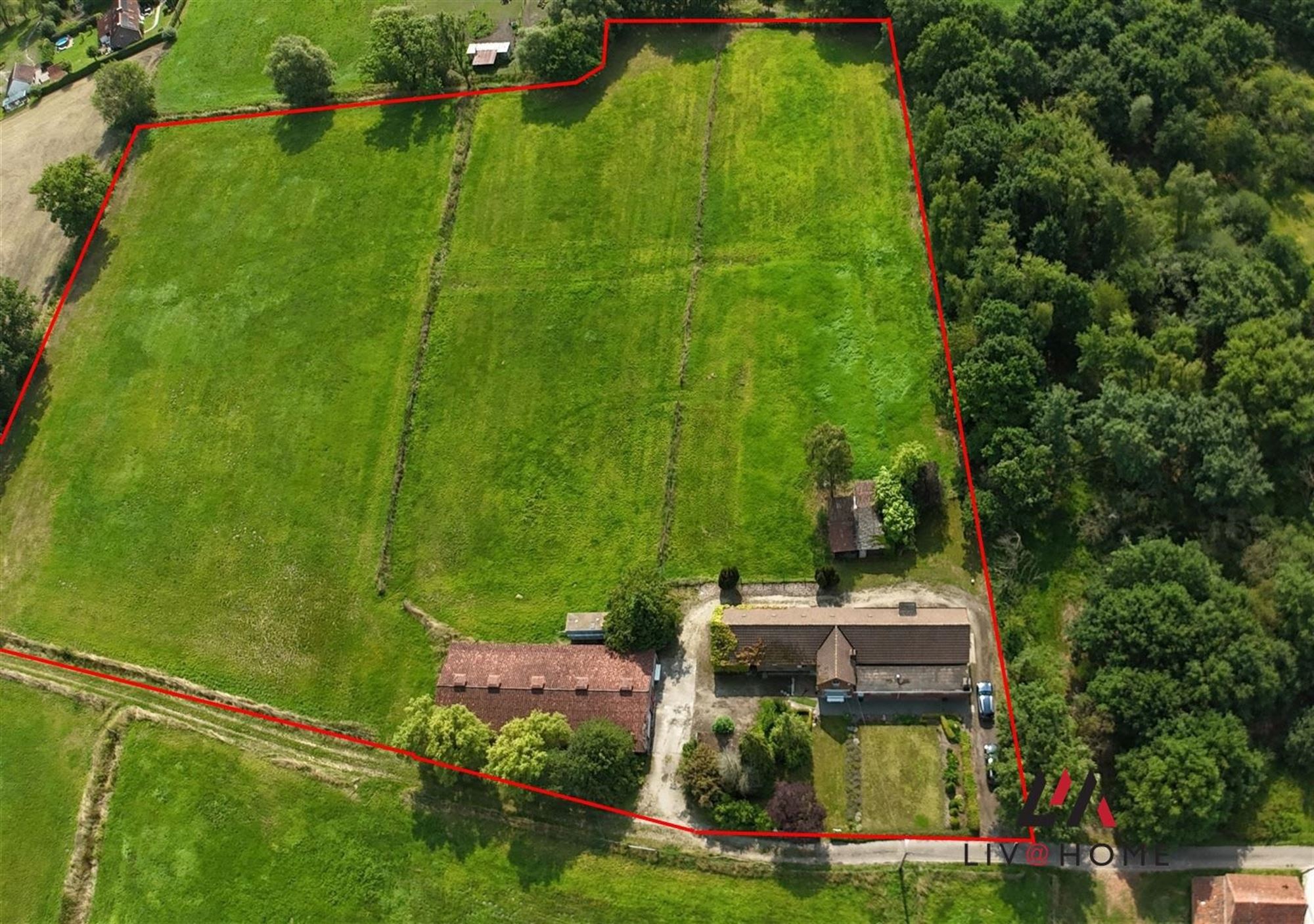 Hoofdfoto van de publicatie: Boerderij met unieke ligging te Putte 